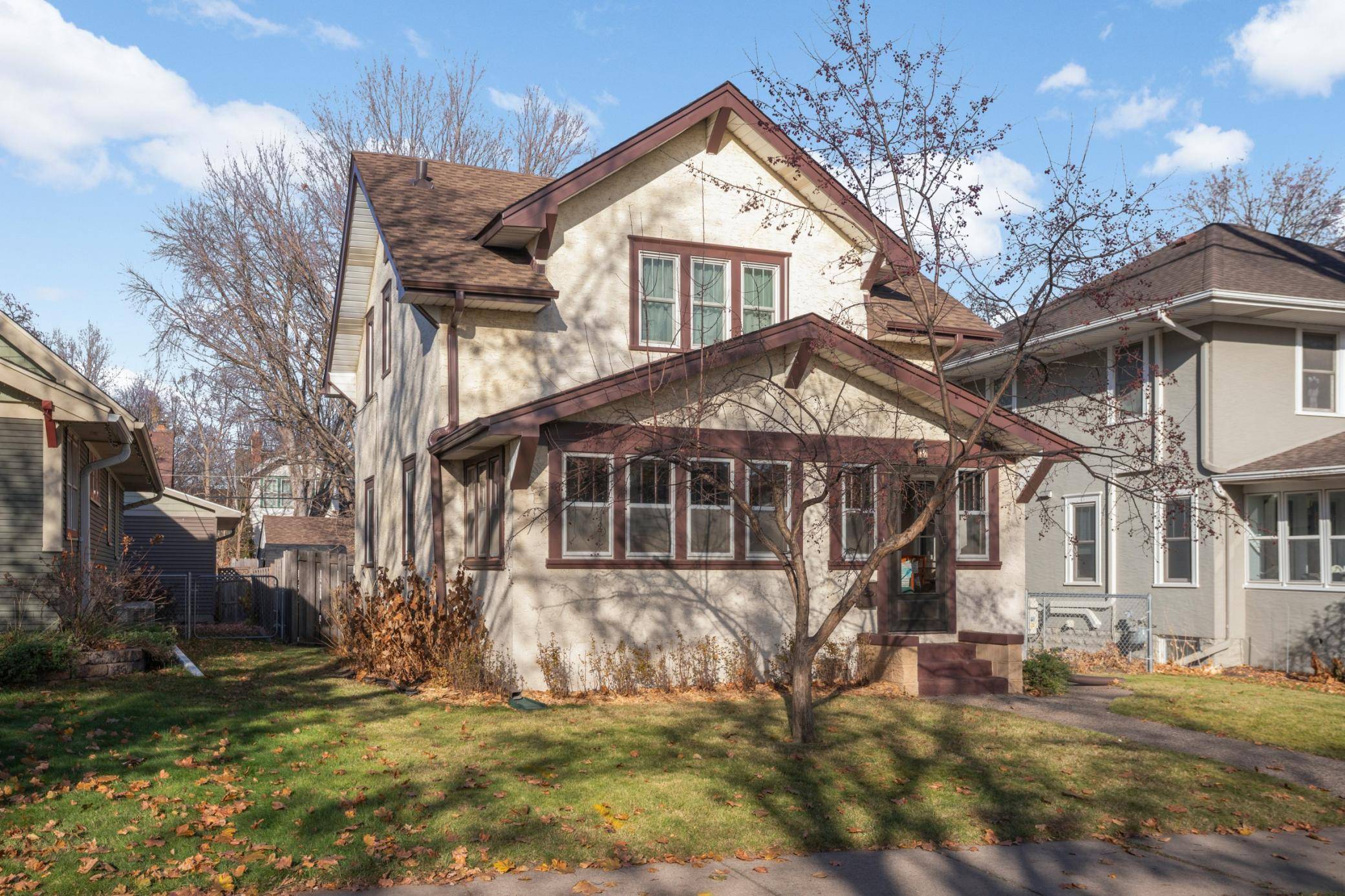 Saint Paul, MN 55106,1153 Hawthorne AVE E