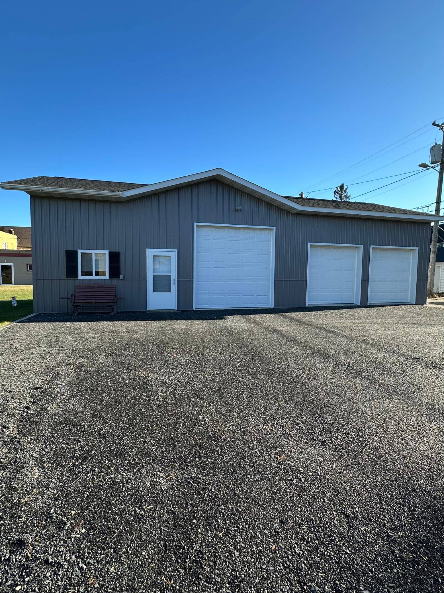 International Falls, MN 56649,425 4th ST