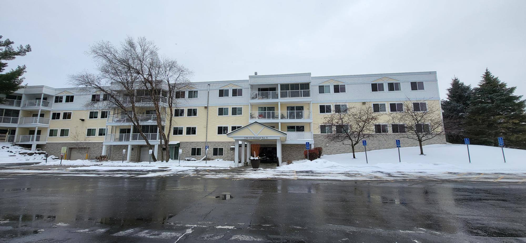 Little Canada, MN 55117,120 E Dermot AVE #214