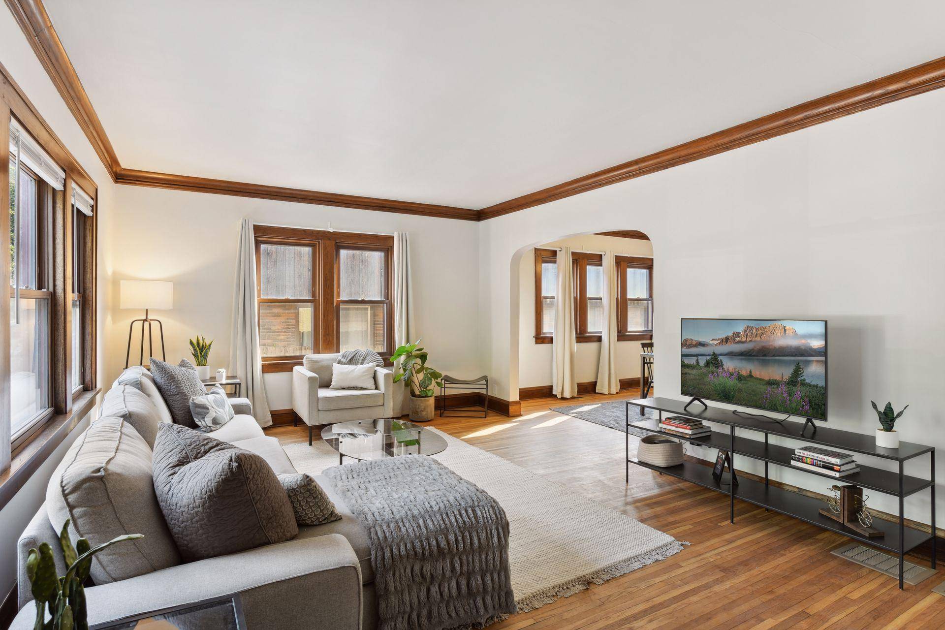 Minneapolis, MN 55414,953 17th AVE SE