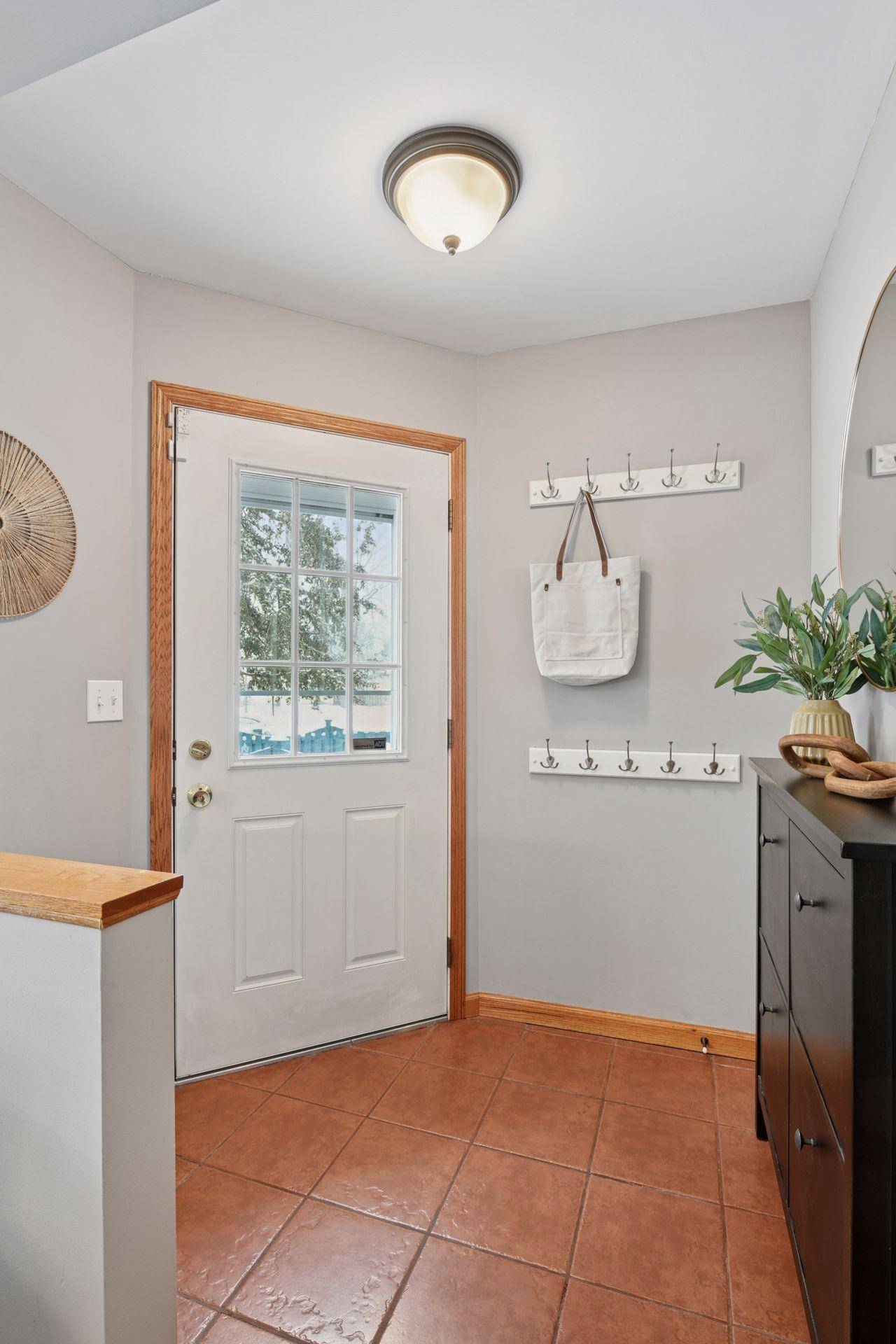 Hopkins, MN 55343,1711 1st ST N