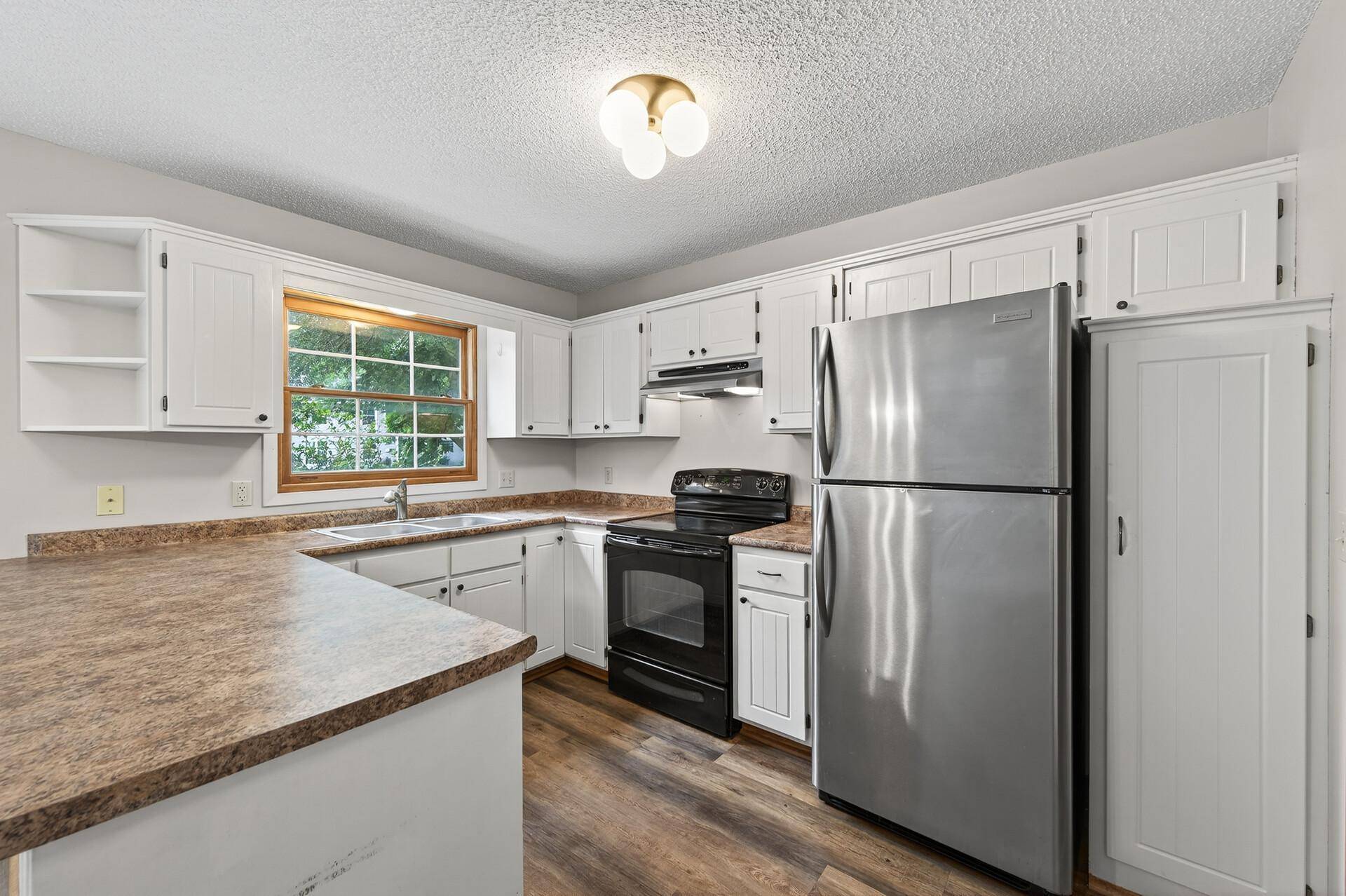 Eden Prairie, MN 55347,8042 Belair LN