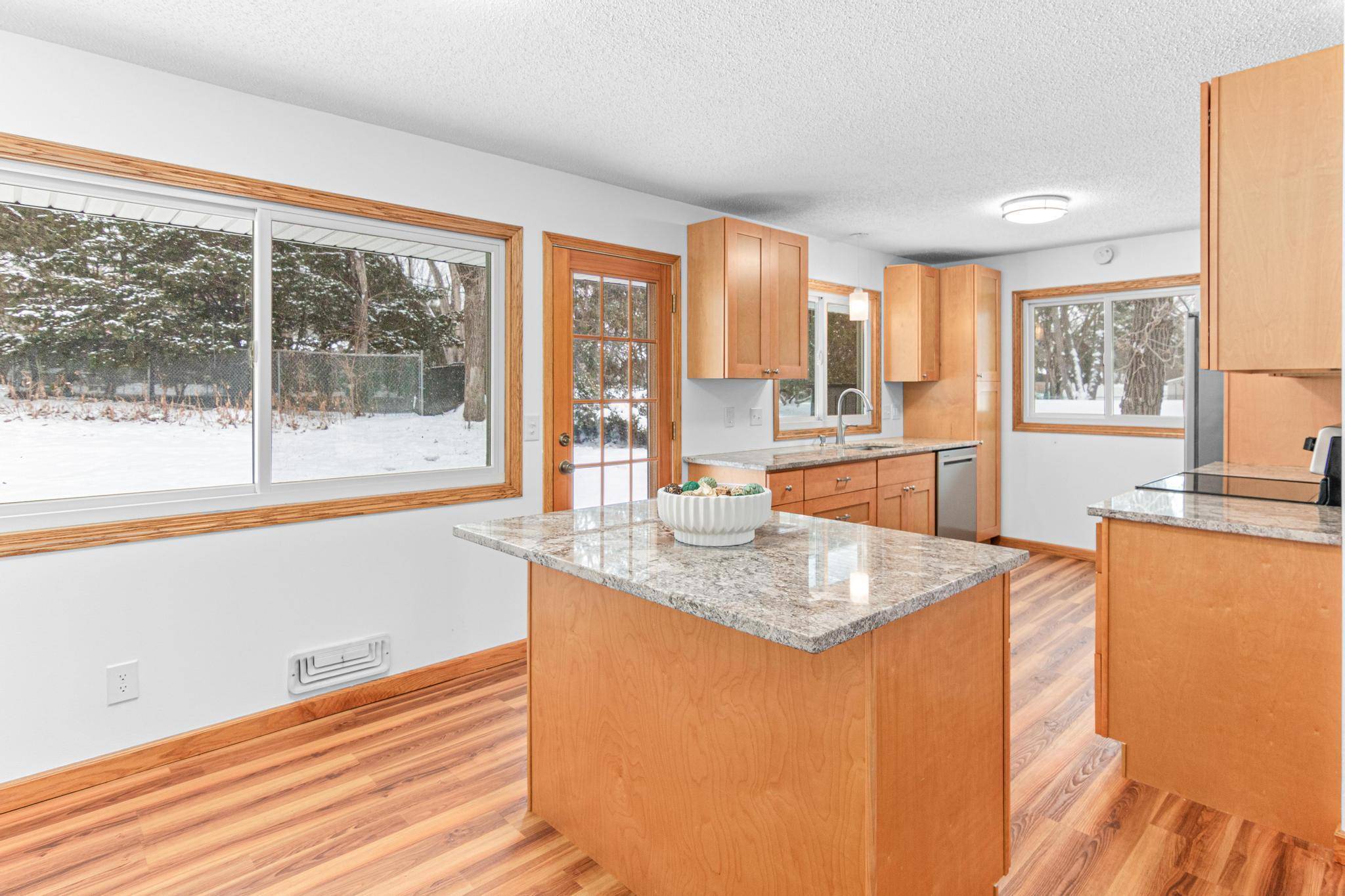 Edina, MN 55435,4728 W 70th ST