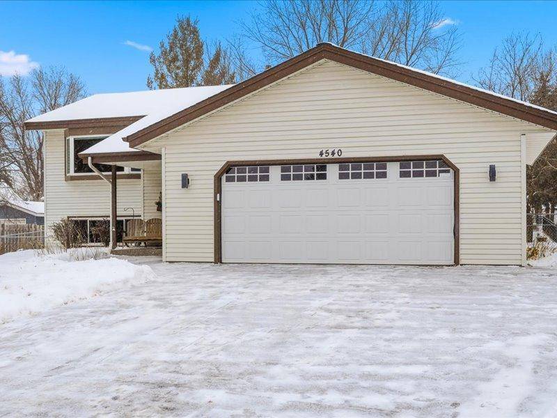 Vadnais Heights, MN 55127,4540 Greenhaven DR