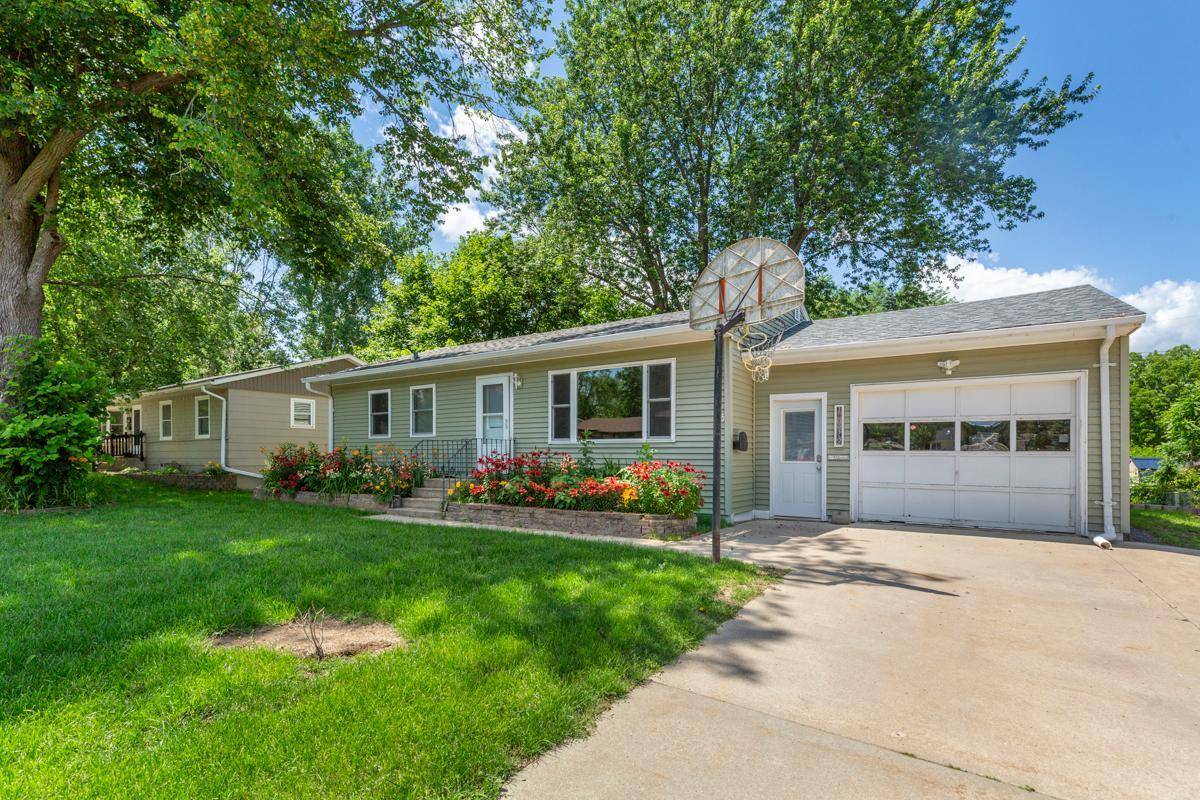 Faribault, MN 55021,1032 Valley View RD