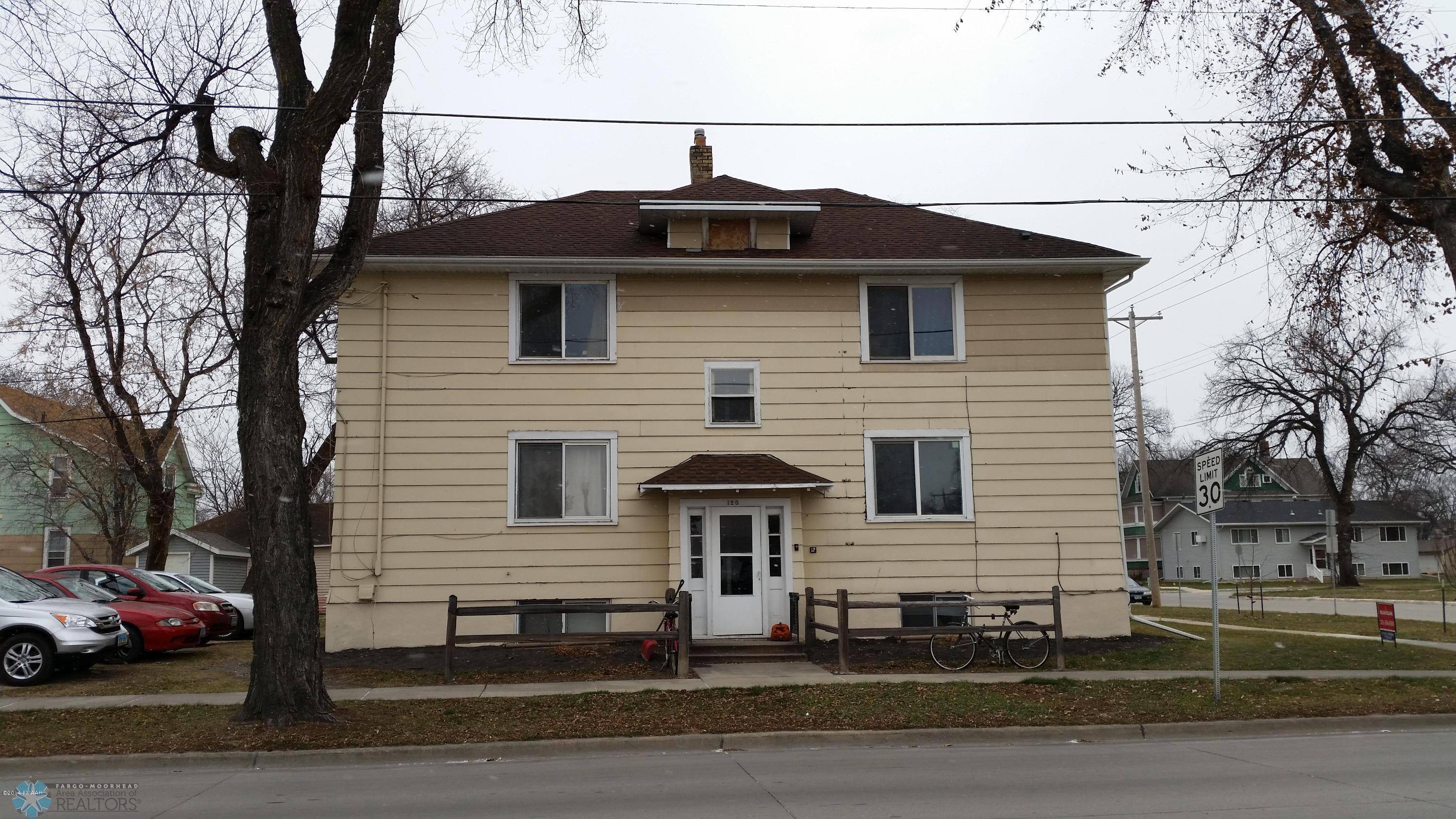 Fargo, ND 58103,120 UNIVERSITY DR S