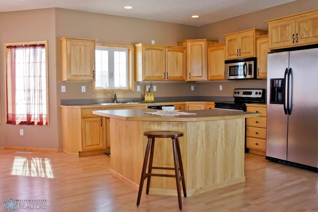 Horace, ND 58047,328 LIBERTY LN