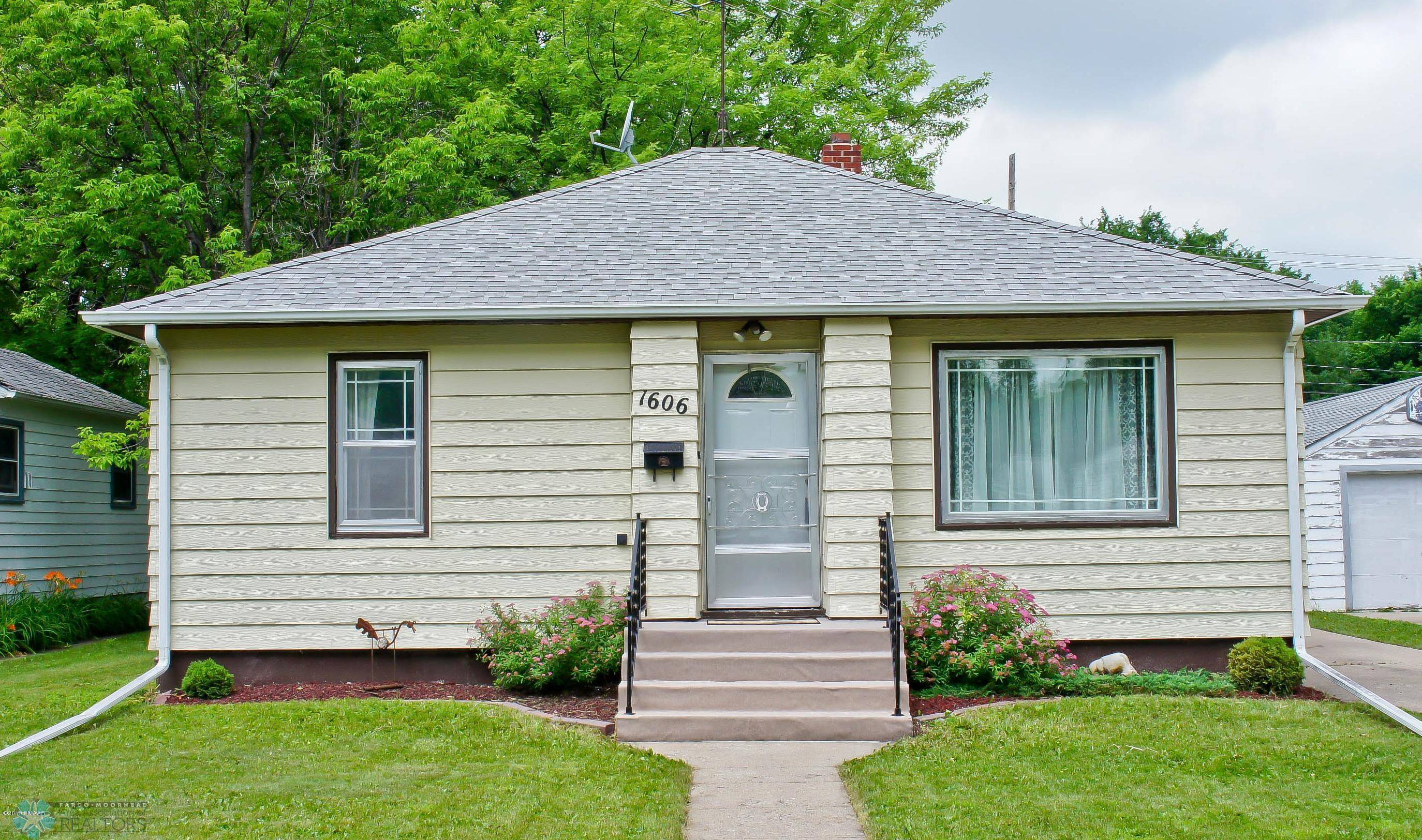 Fargo, ND 58102,1606 7TH ST N