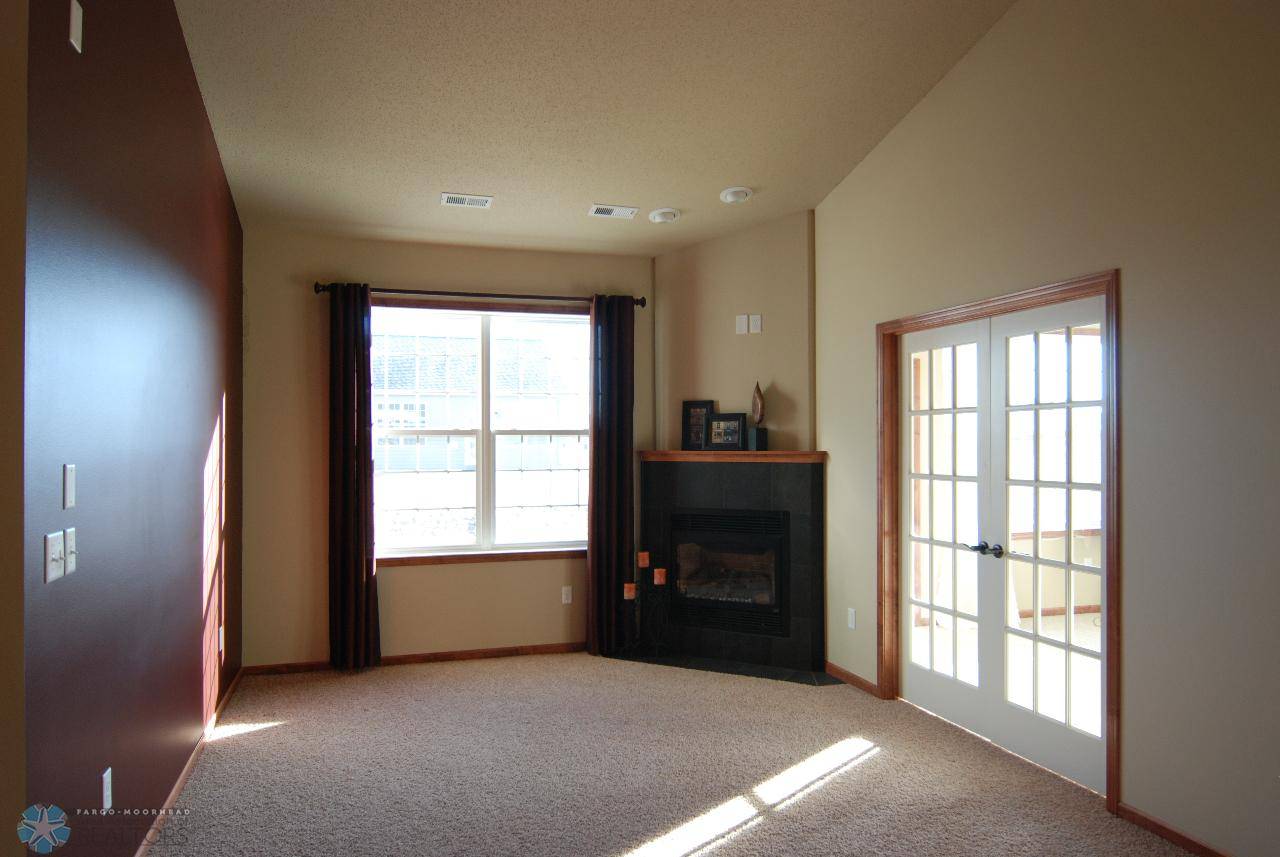 Fargo, ND 58104,2646 WHISPERING CREEK CIR S