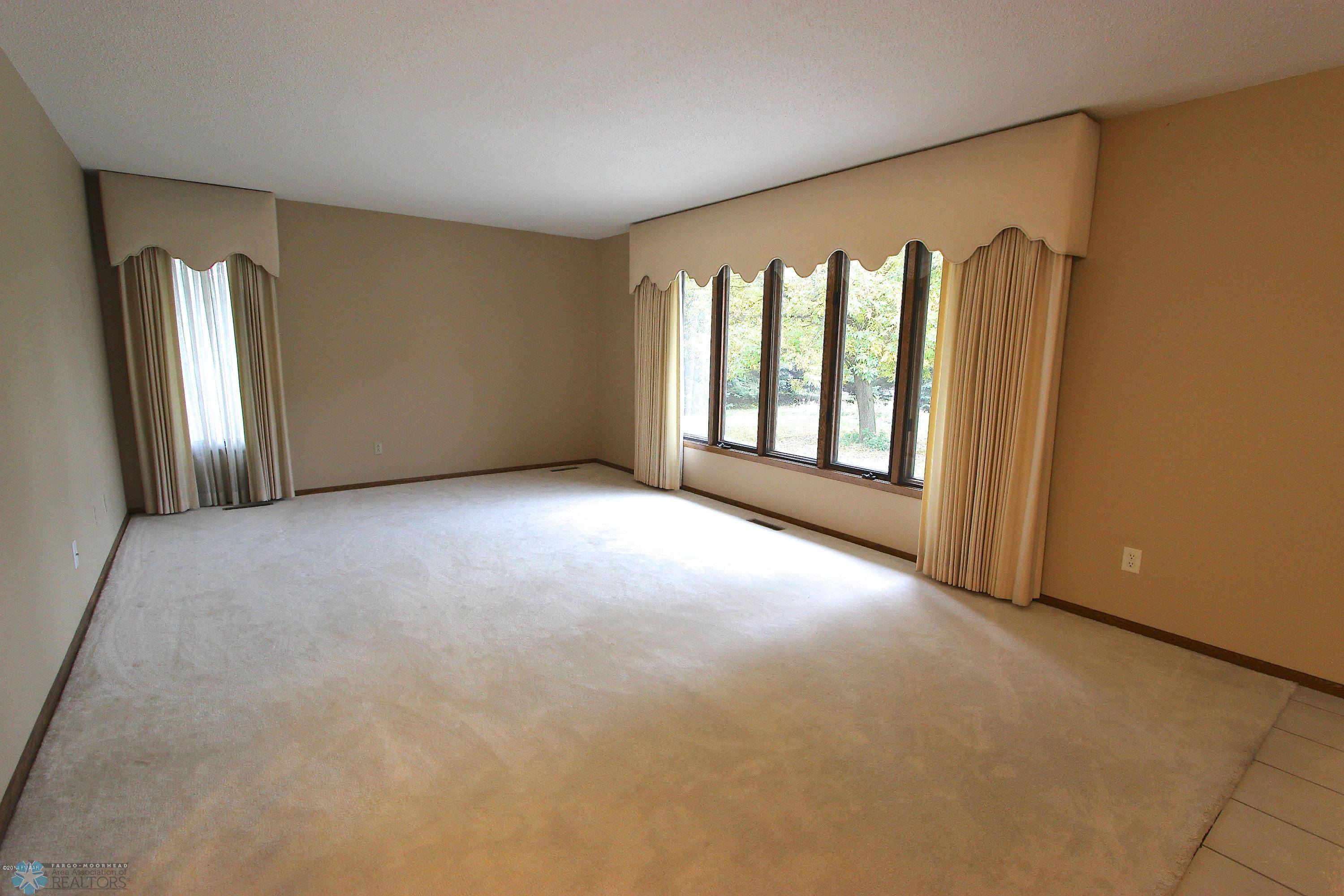 Fargo, ND 58103,2939 SOUTHGATE DR S