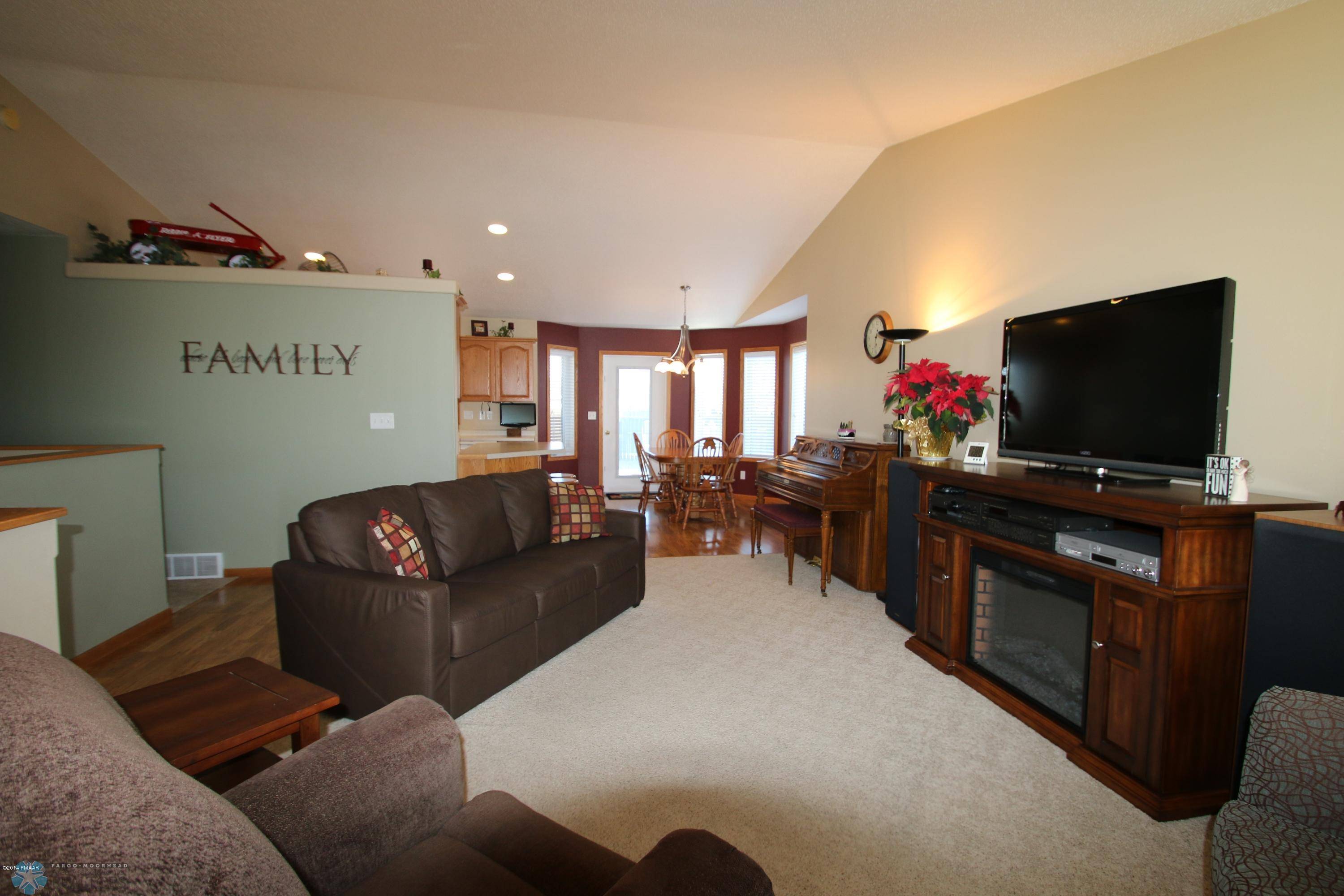 West Fargo, ND 58078,1679 8 ST E