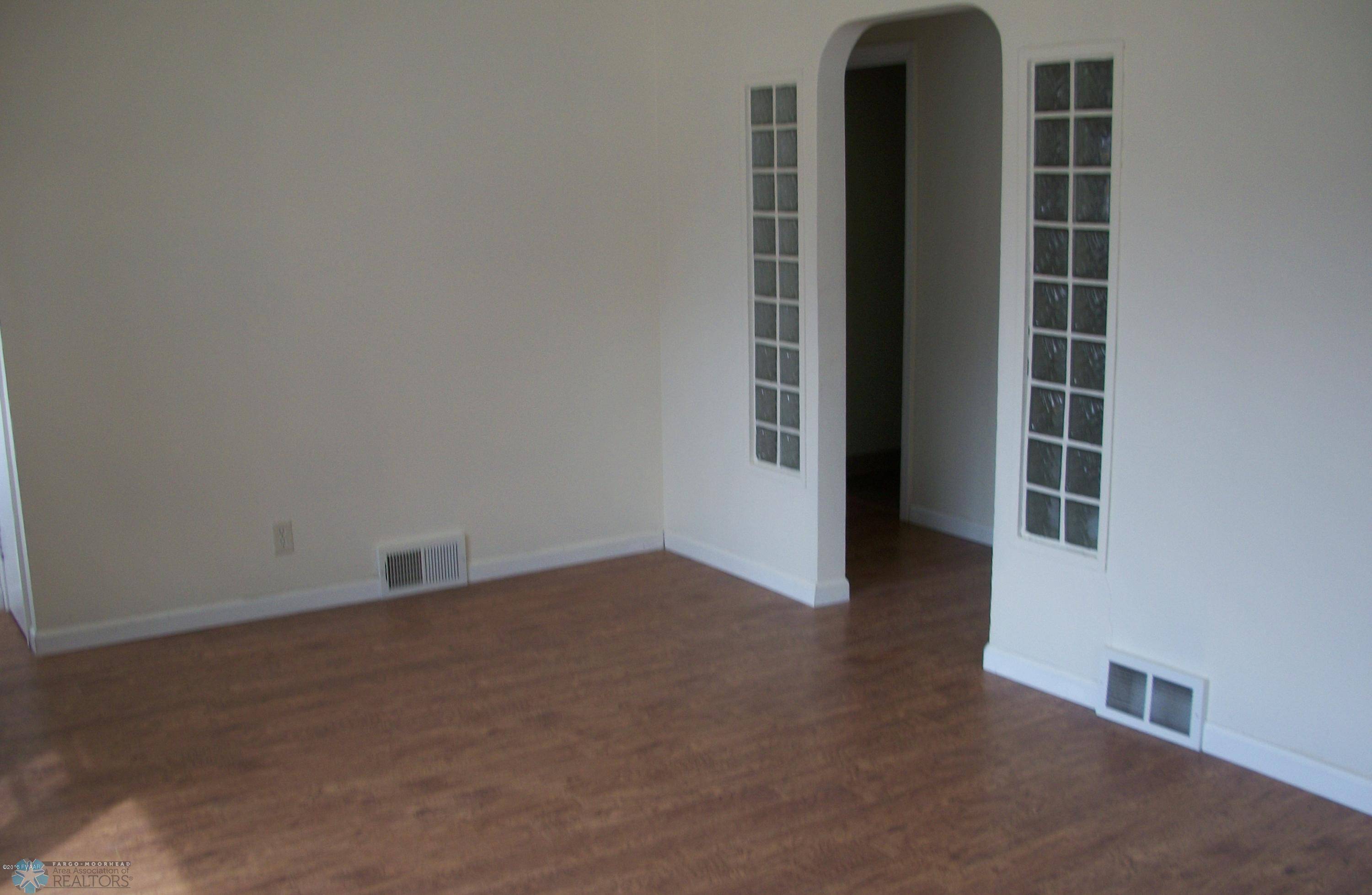 Fargo, ND 58103,1539 6 AVE S
