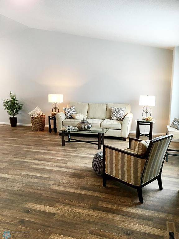 West Fargo, ND 58078,955 29 AVE W