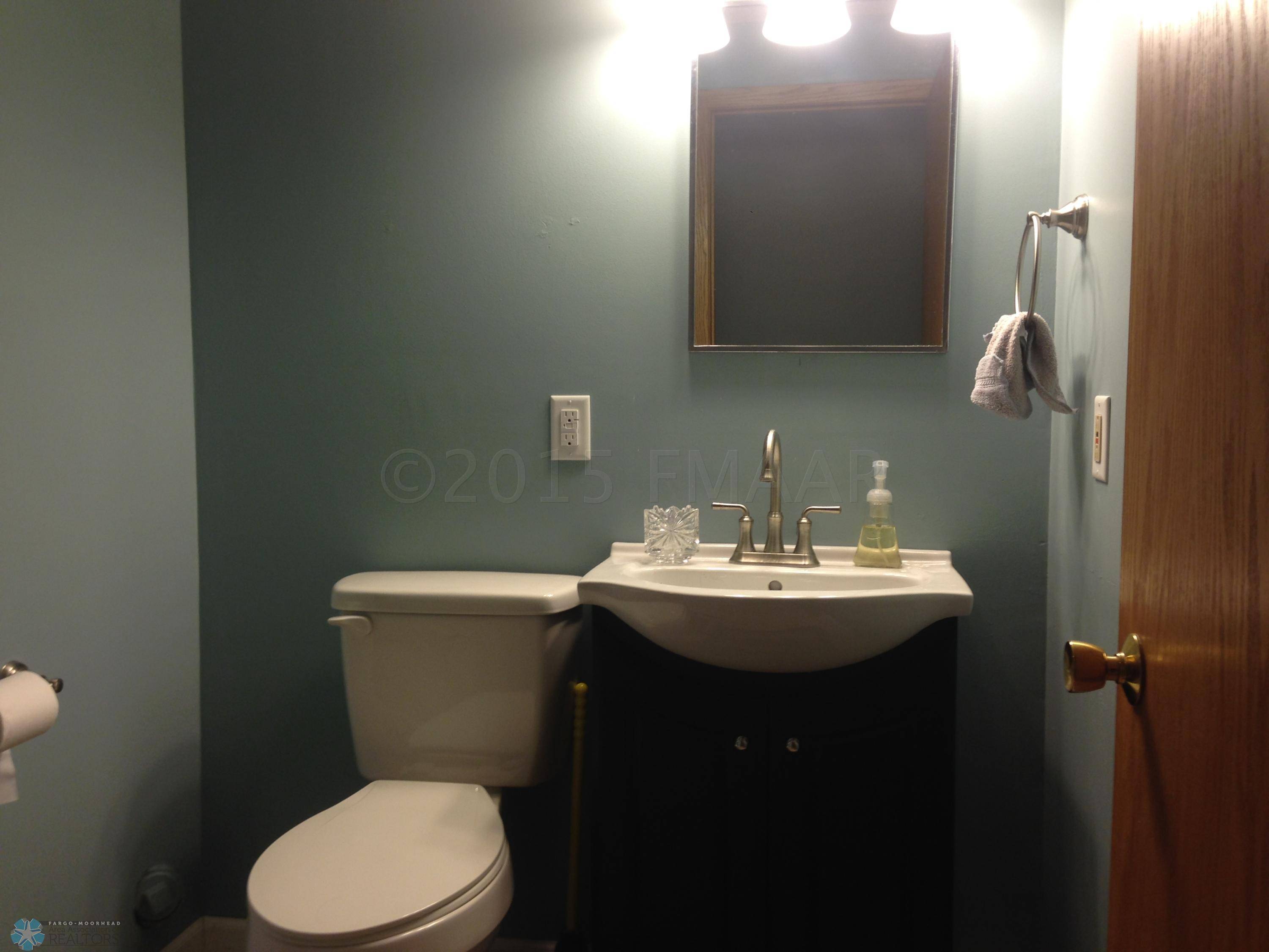 Fargo, ND 58103,1606 28 1/2 AVE S