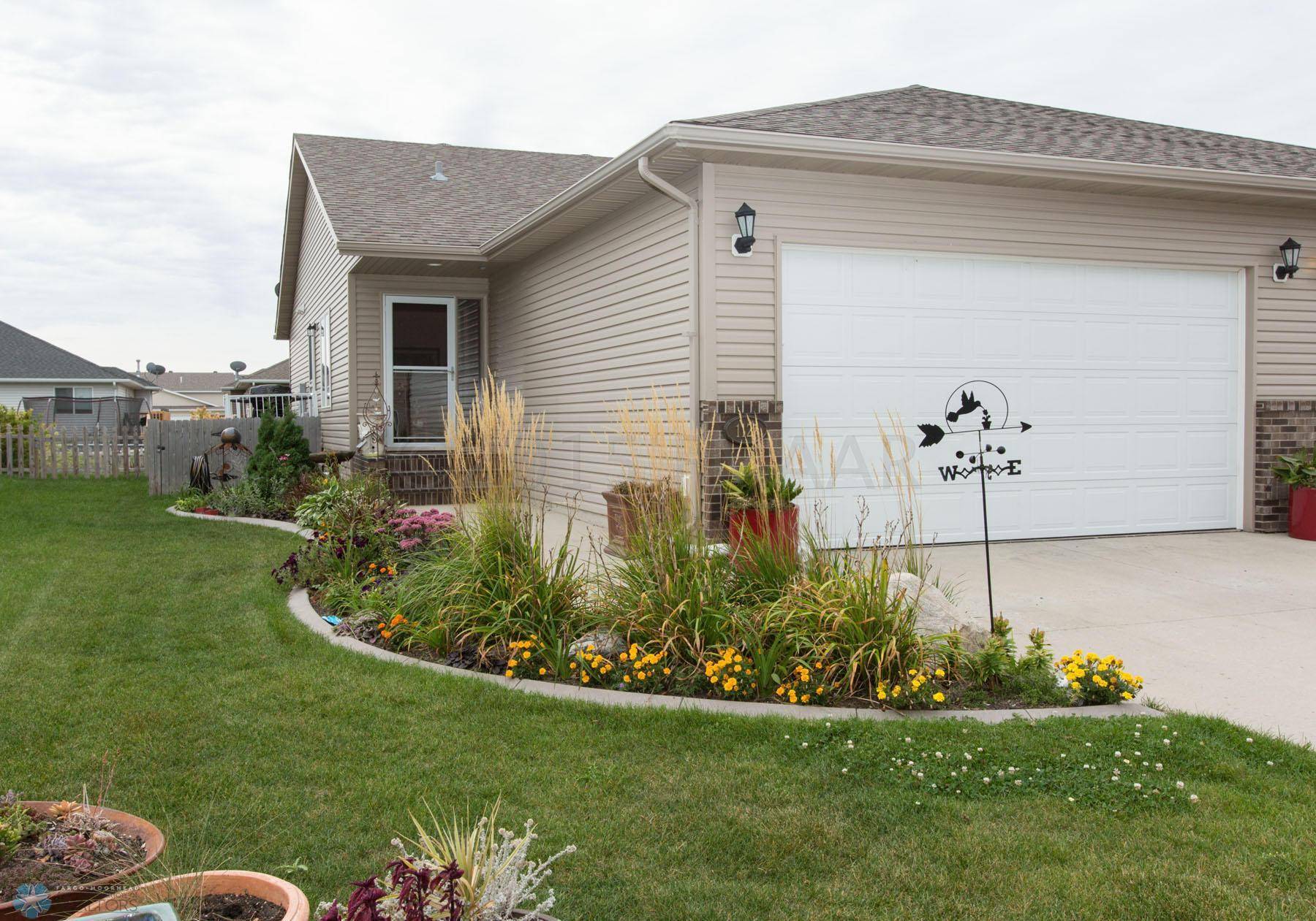 West Fargo, ND 58078,1127 42 AVE W