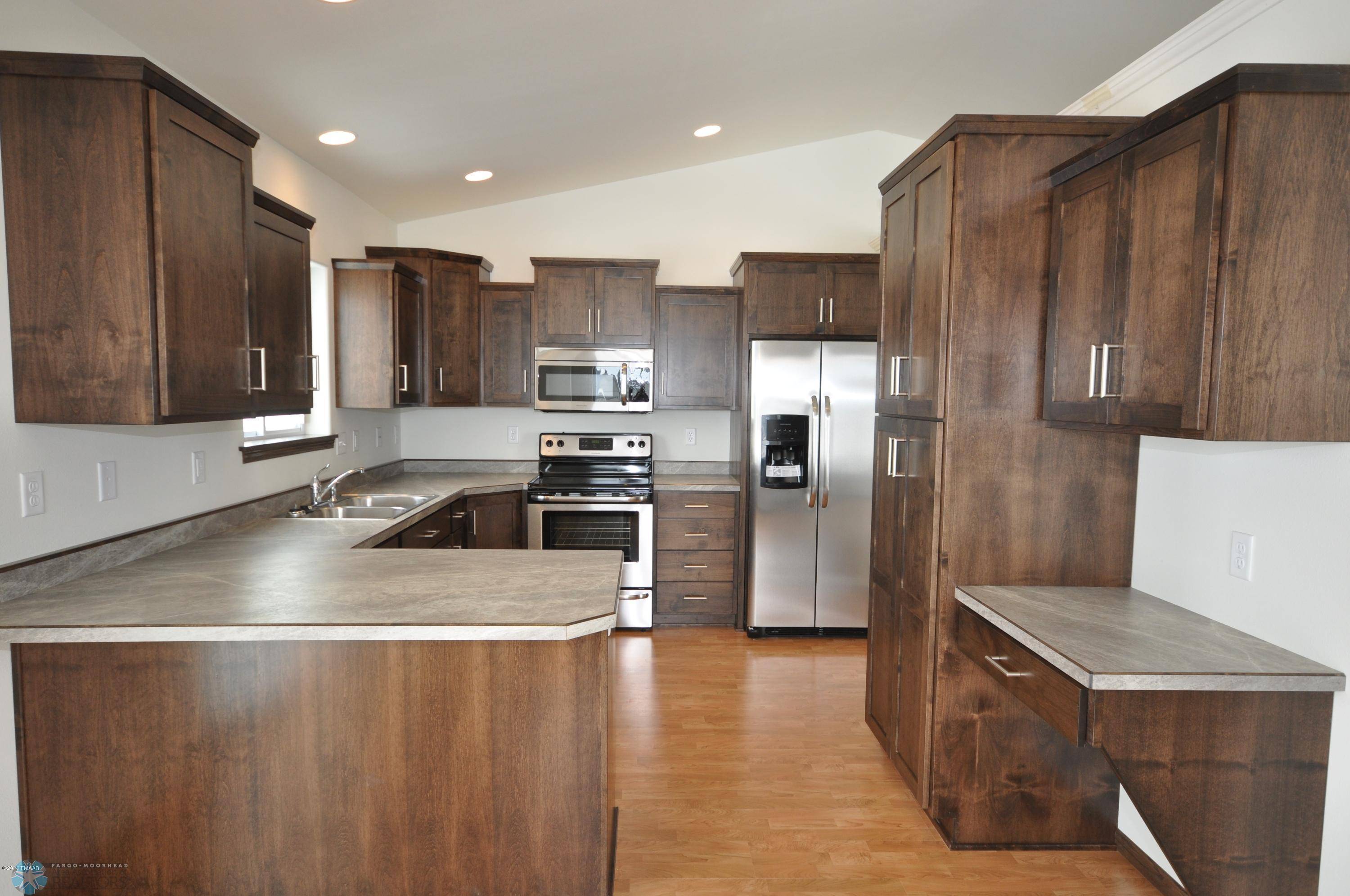 Moorhead, MN 56560,1567 35TH AVE S