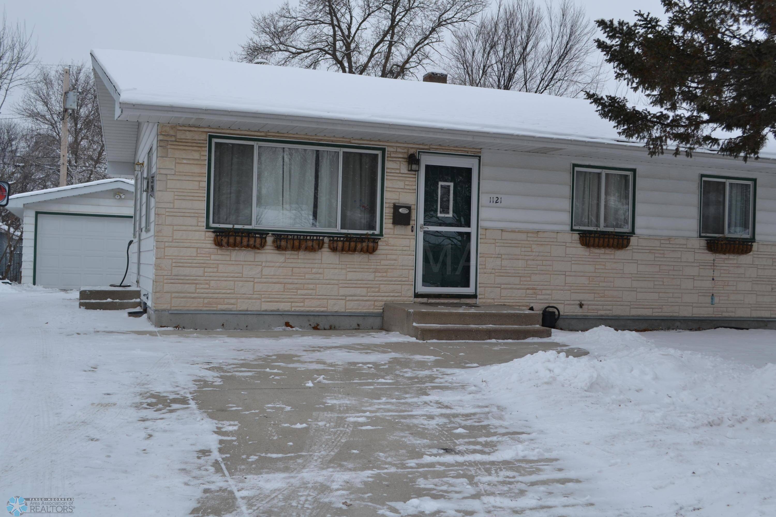 Moorhead, MN 56560,1121 15TH ST N