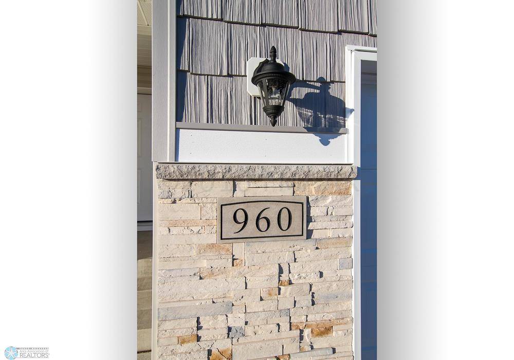 West Fargo, ND 58078,960 EAGLEWOOD AVE