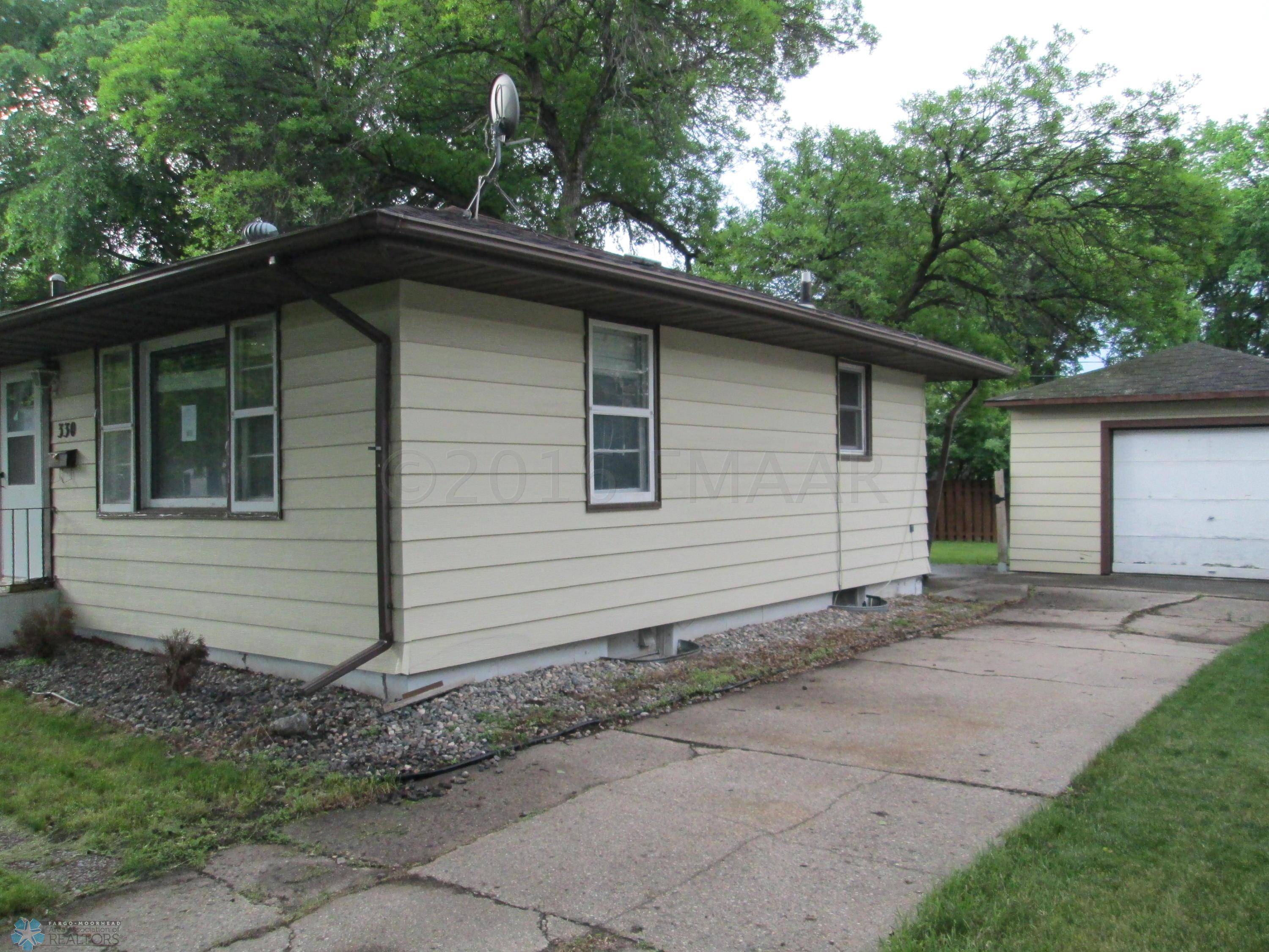 Fargo, ND 58102,330 21 AVE N