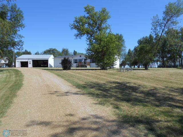 Gwinner, ND 58040,13419 HIGHWAY 13 RD