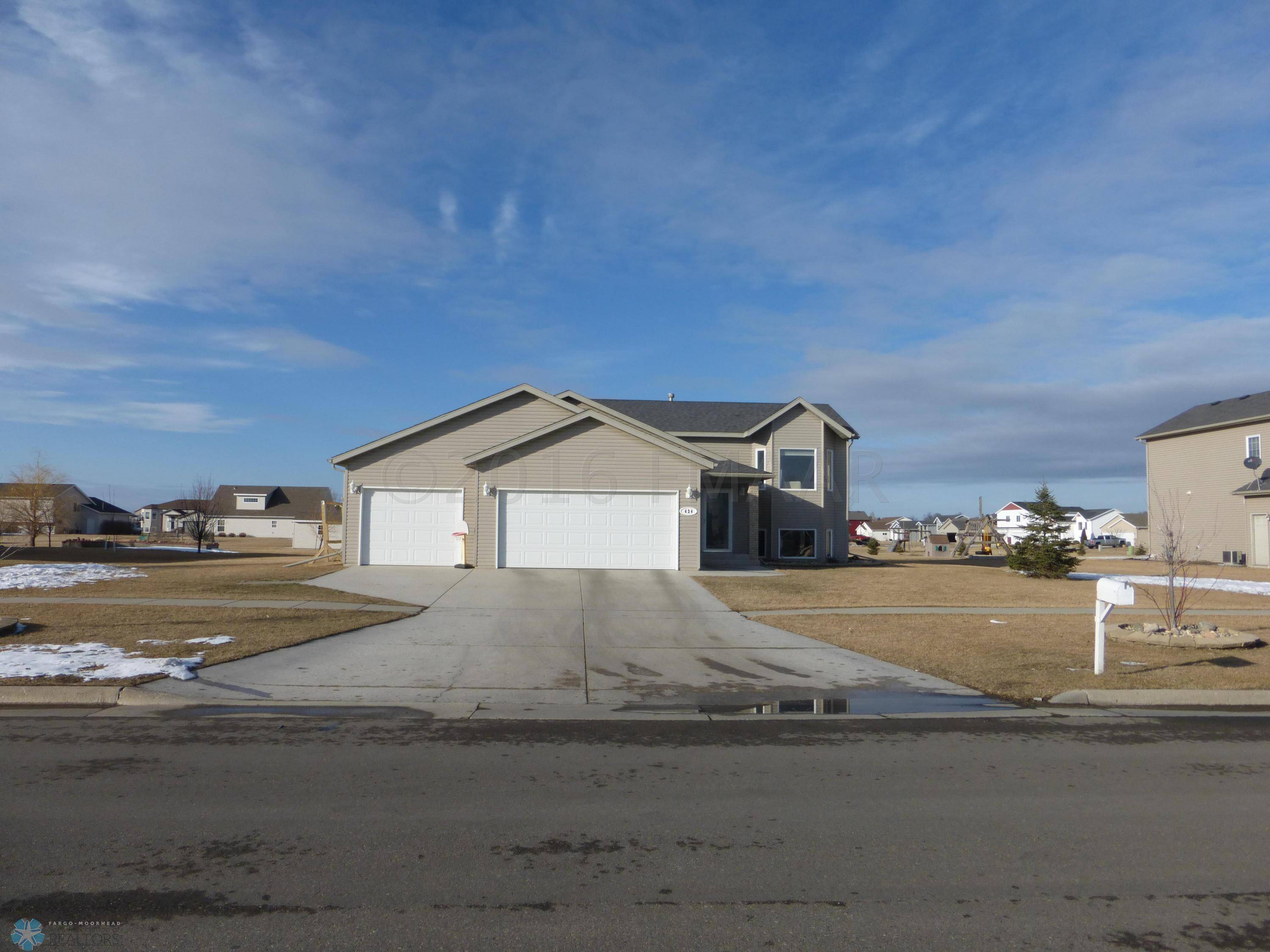 West Fargo, ND 58078,424 SEDONA DR S