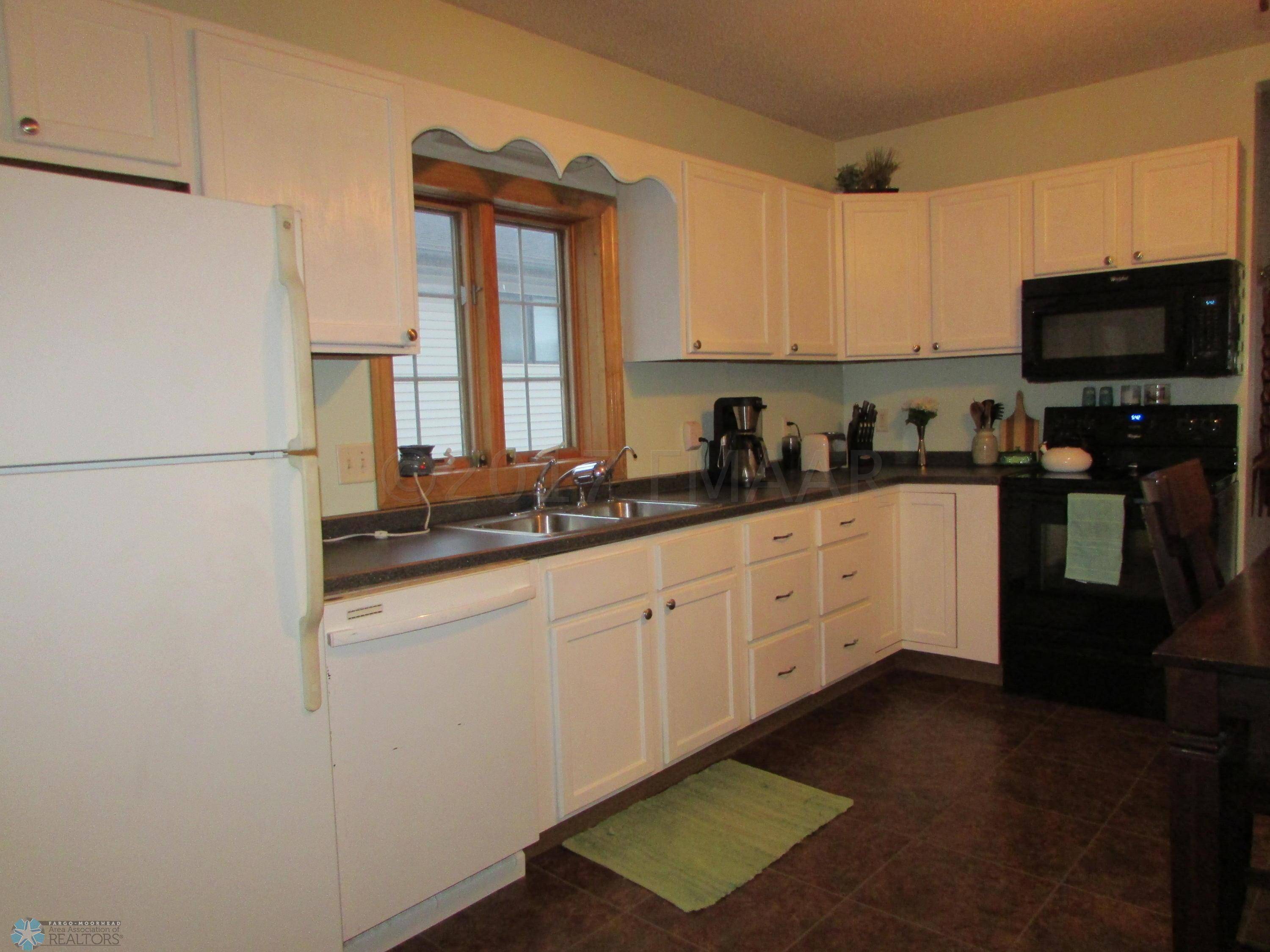 Fargo, ND 58102,611 2 ST N