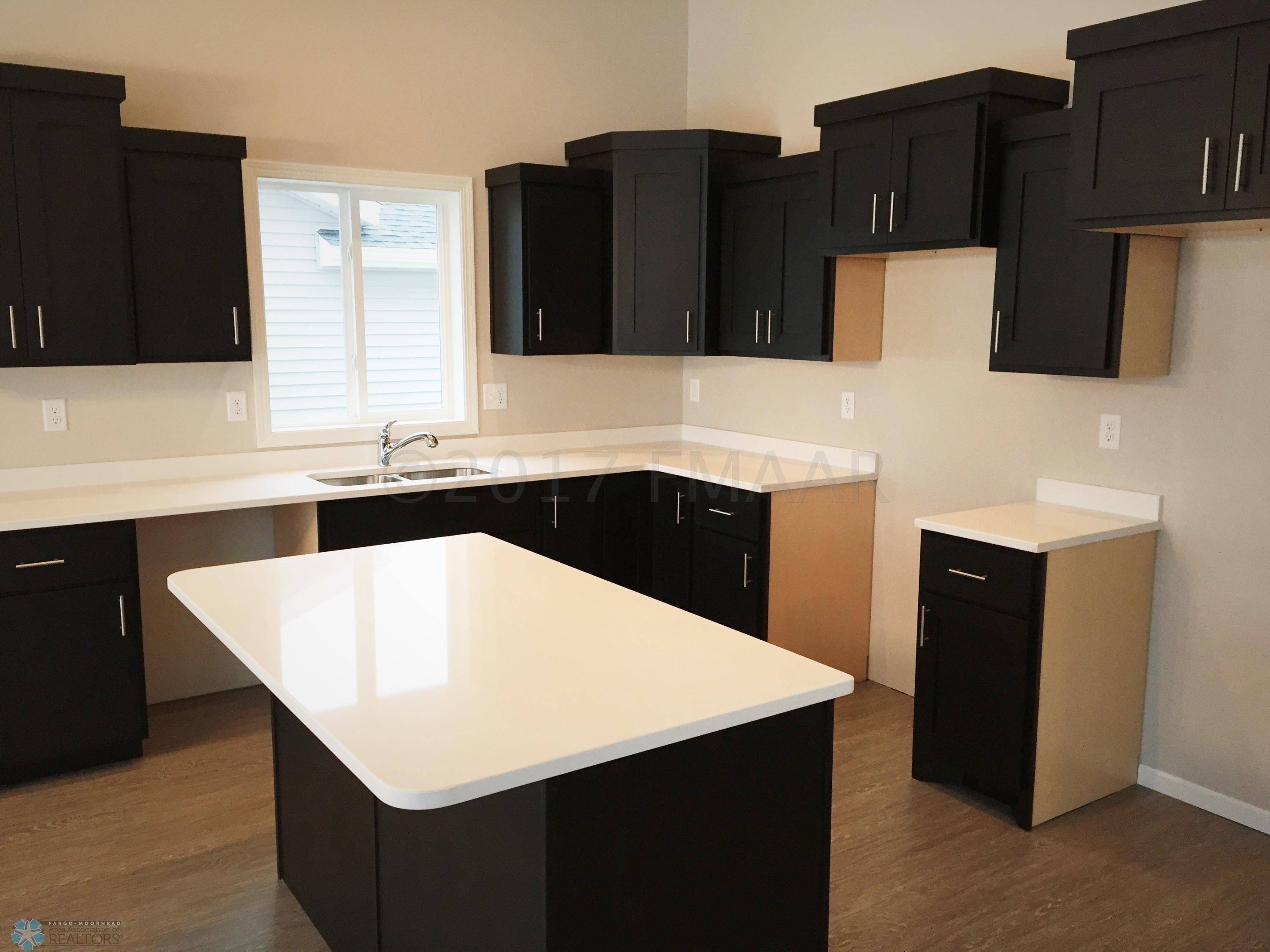 West Fargo, ND 58078,1022 EAGLEWOOD AVE W