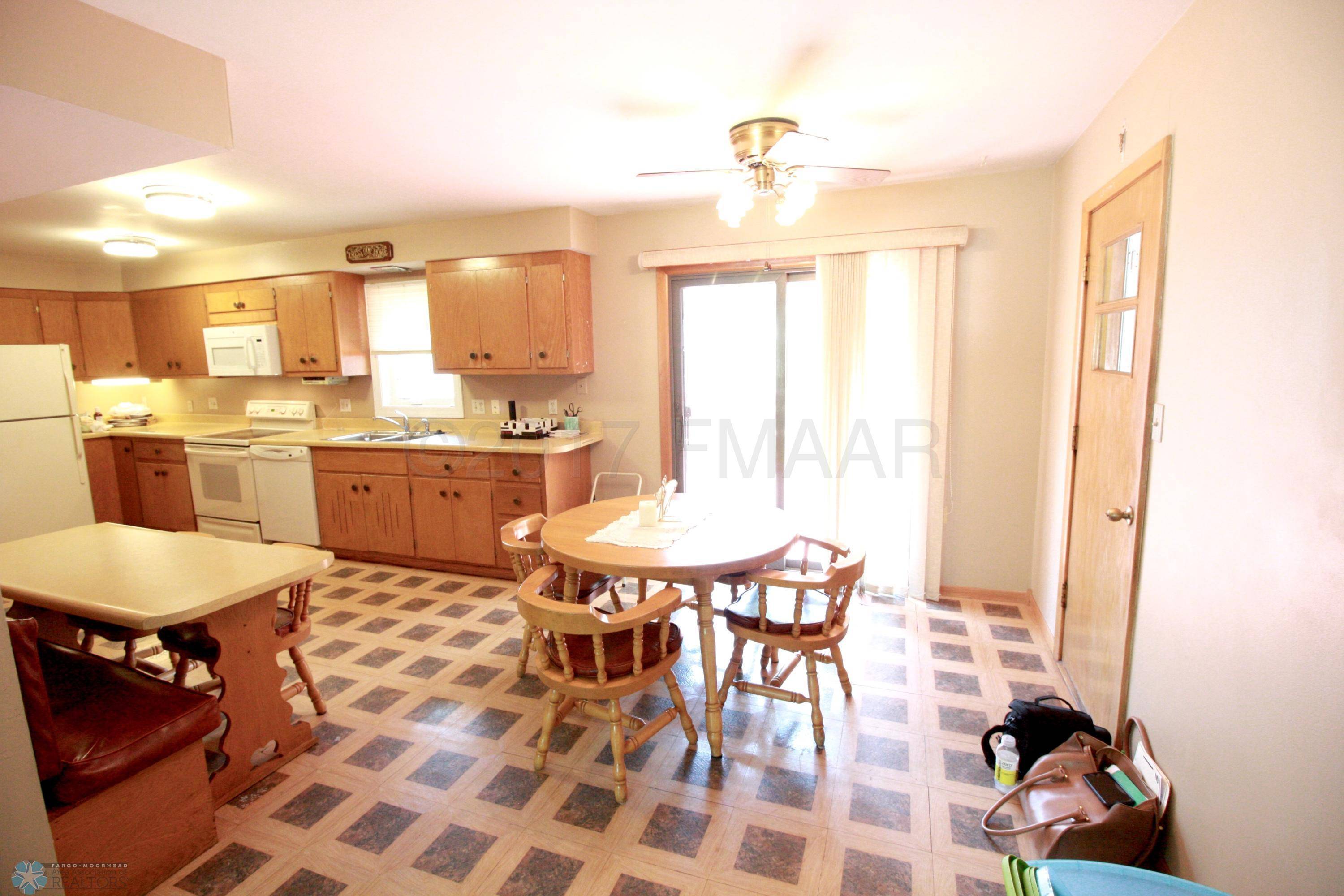 Wahpeton, ND 58075,313 9TH AVE S