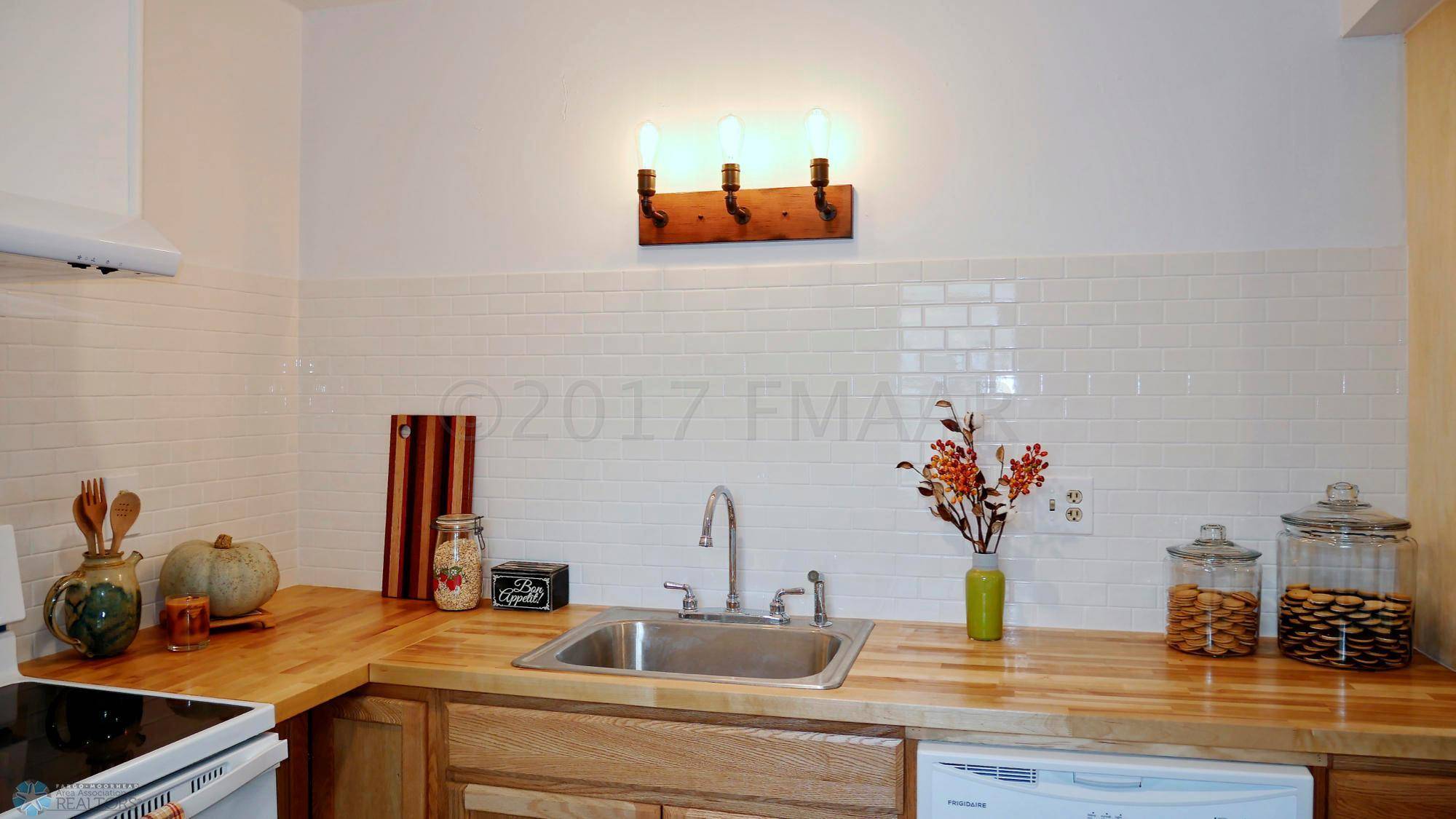 Fargo, ND 58103,1545 15TH ST S