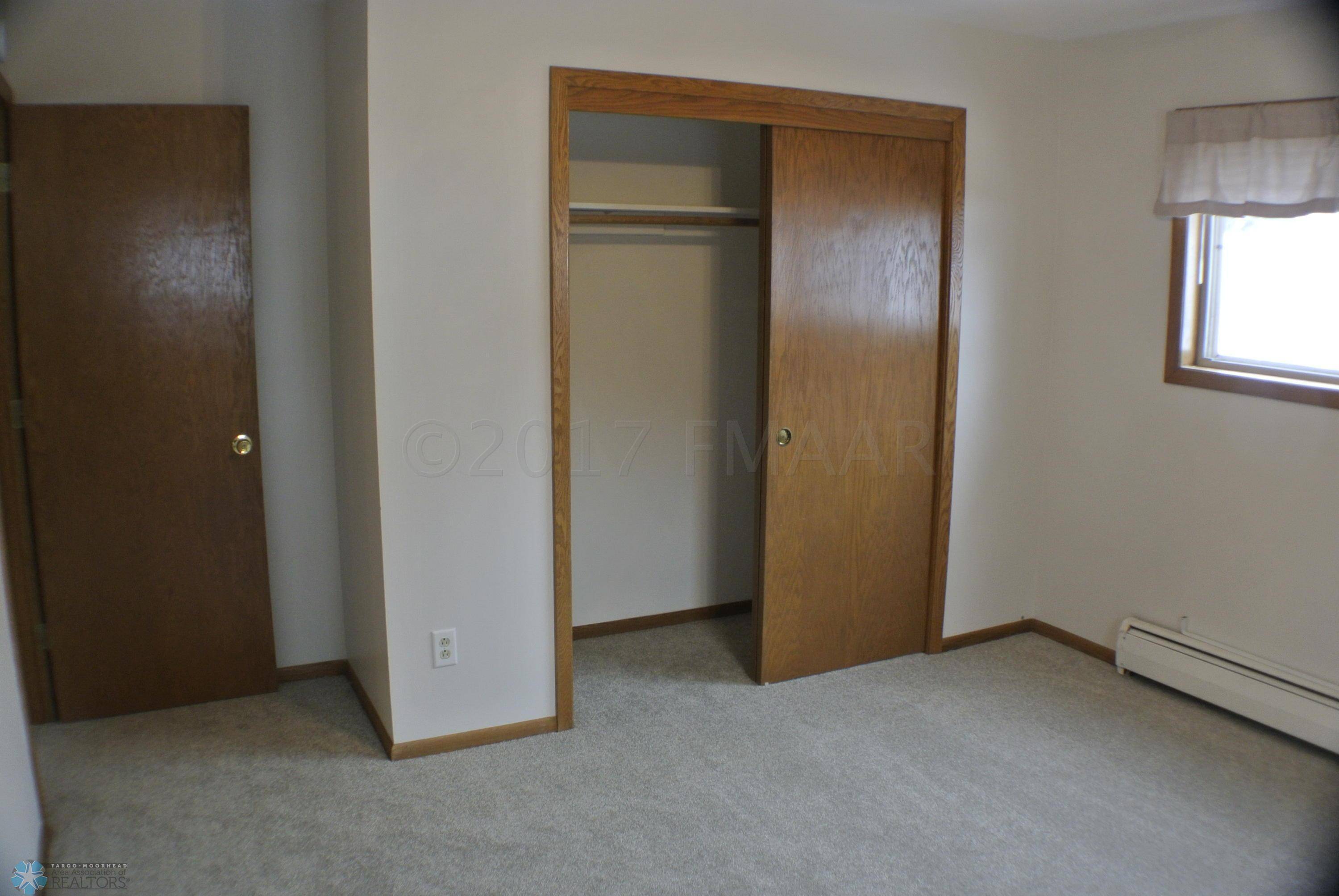 Fargo, ND 58102,901 6 AVE N ##07