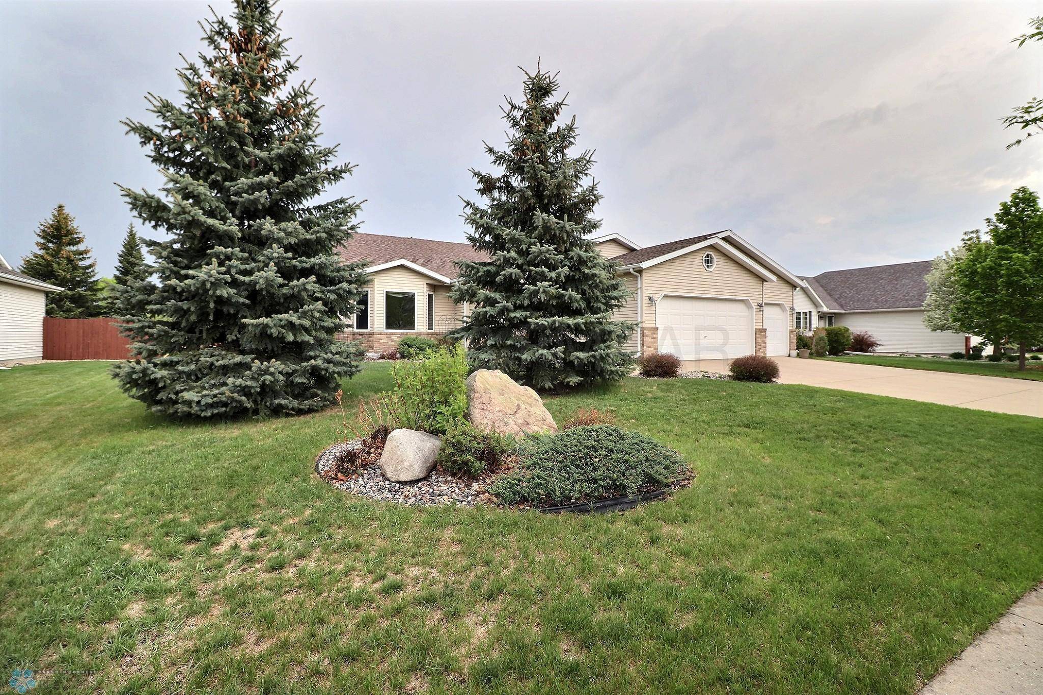 Fargo, ND 58104,2311 VICTORIA ROSE DR S