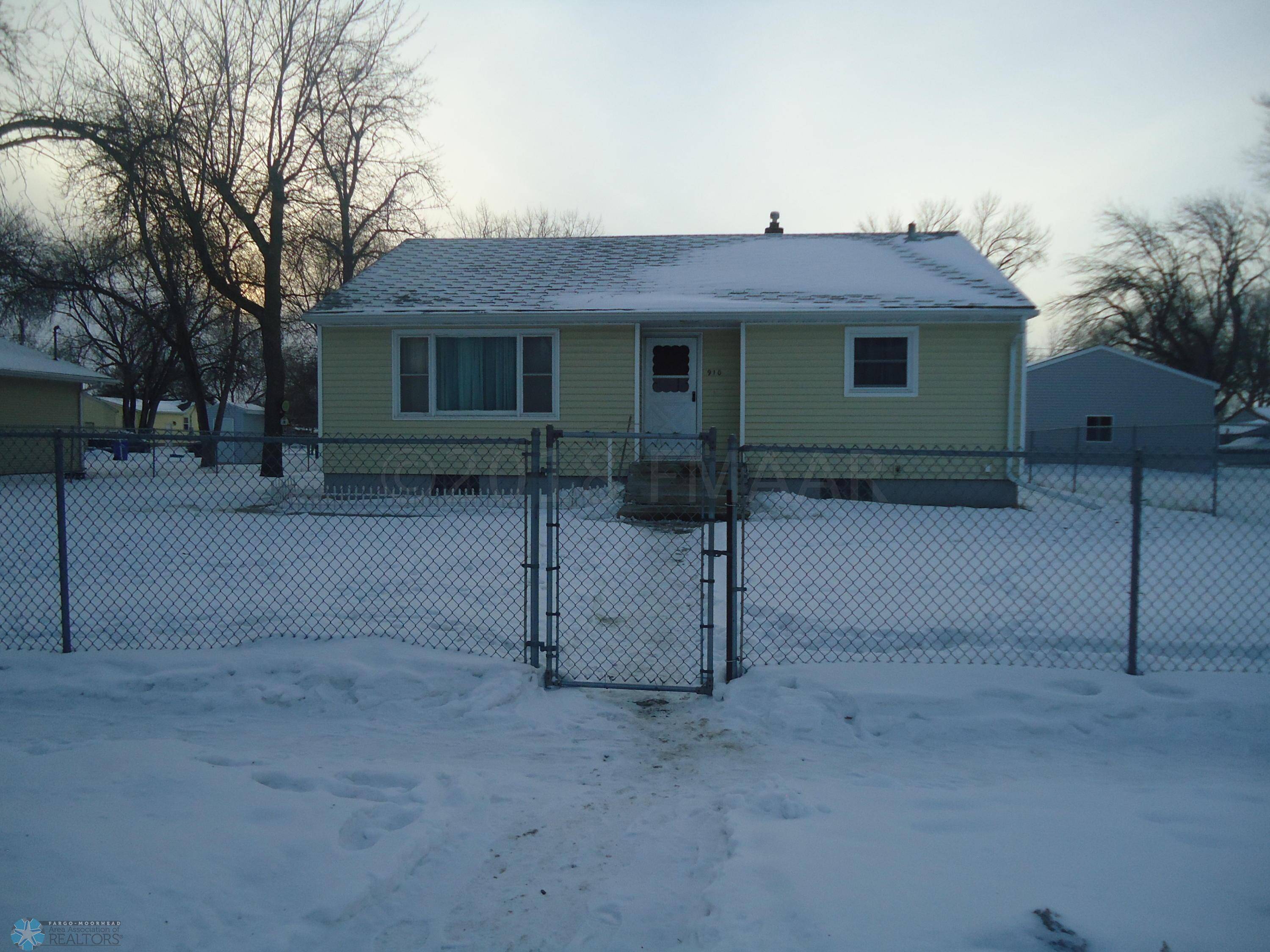 Fargo, ND 58102,910 27 ST N