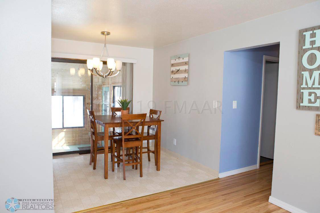 Moorhead, MN 56560,606 BIRCH LN