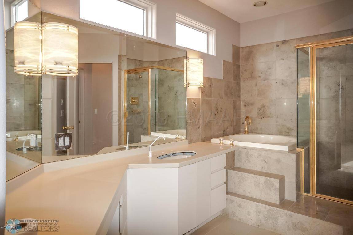 Moorhead, MN 56560,505 TESSA DR S