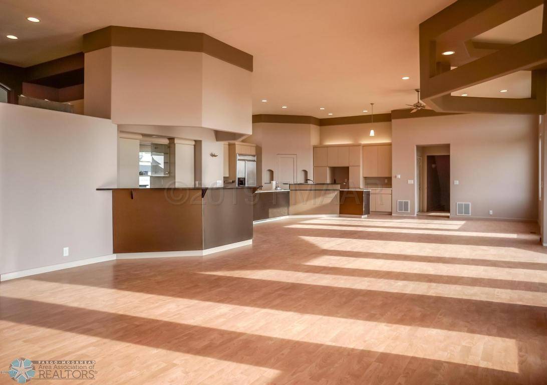 Moorhead, MN 56560,505 TESSA DR S