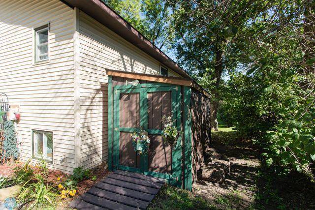 Battle Lake, MN 56515,38411 W WAGON TRL