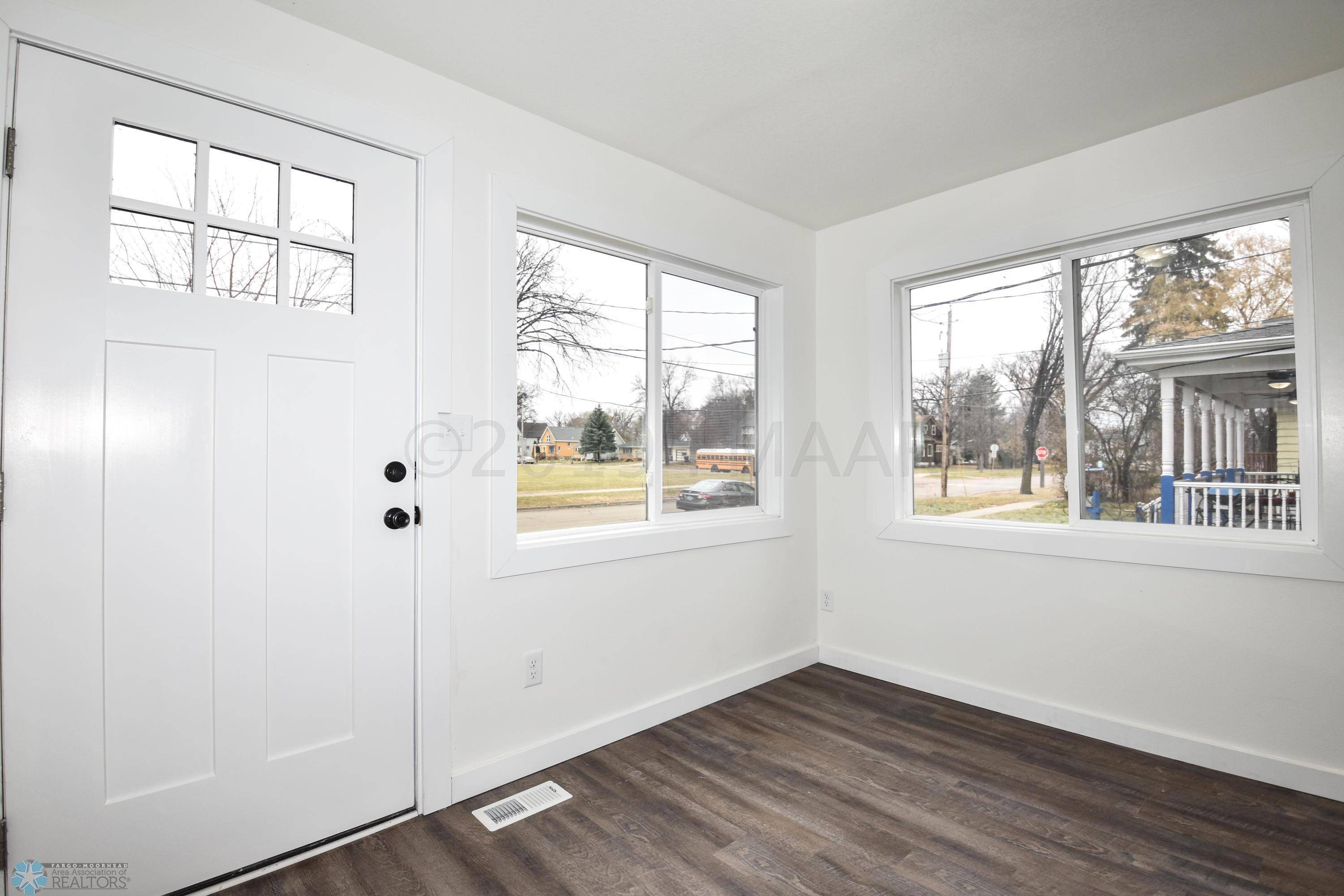 Fargo, ND 58102,1011 11TH AVE N