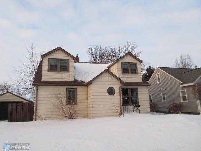 East Grand Forks, MN 56721,626 12TH ST NW
