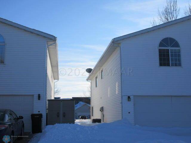 West Fargo, ND 58078,821 12 AVE W