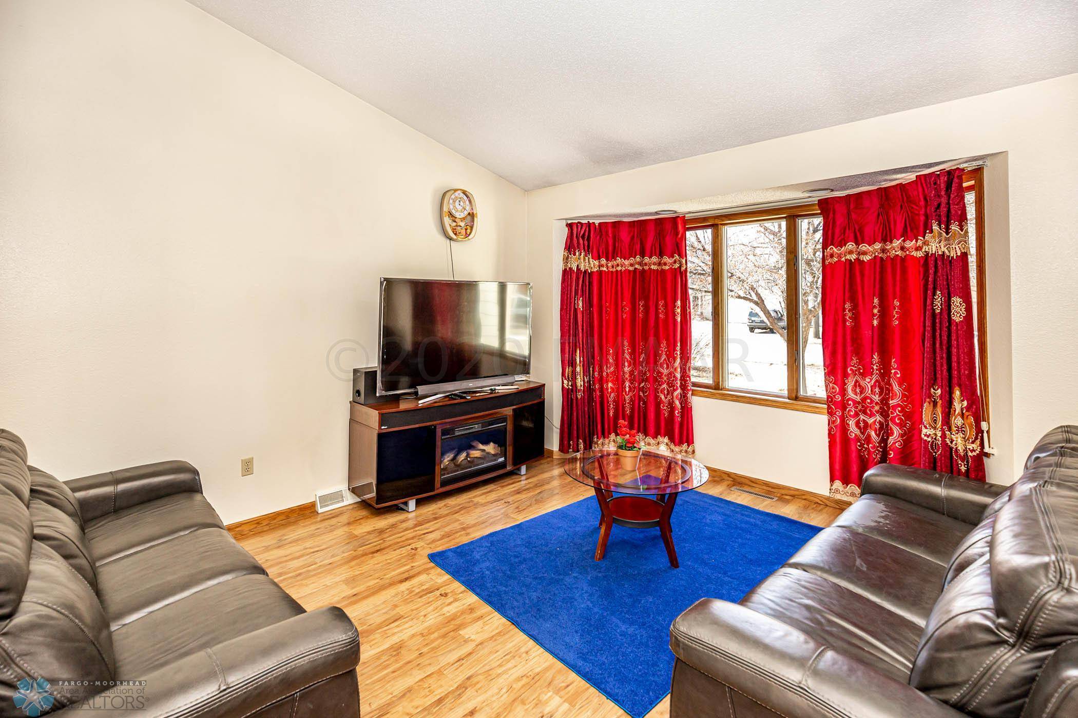 Fargo, ND 58104,3326 20 ST S