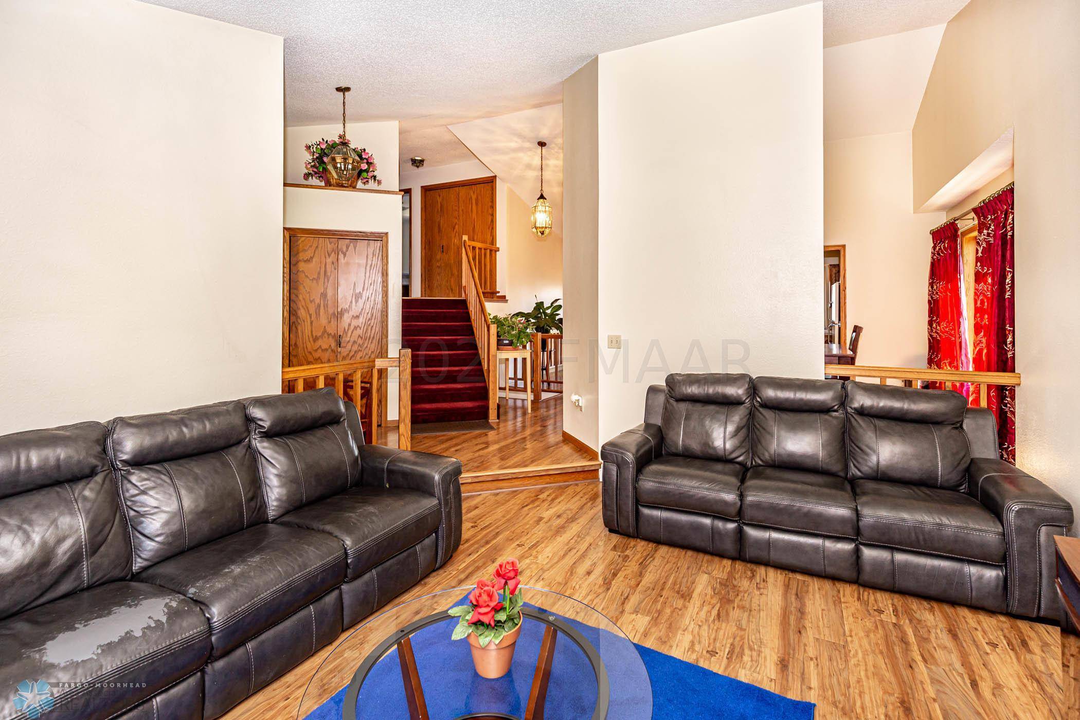 Fargo, ND 58104,3326 20 ST S