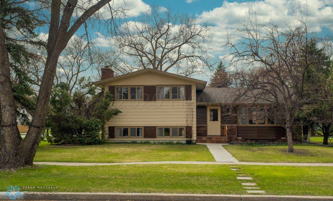 Fargo, ND 58102,1202 OAK ST N