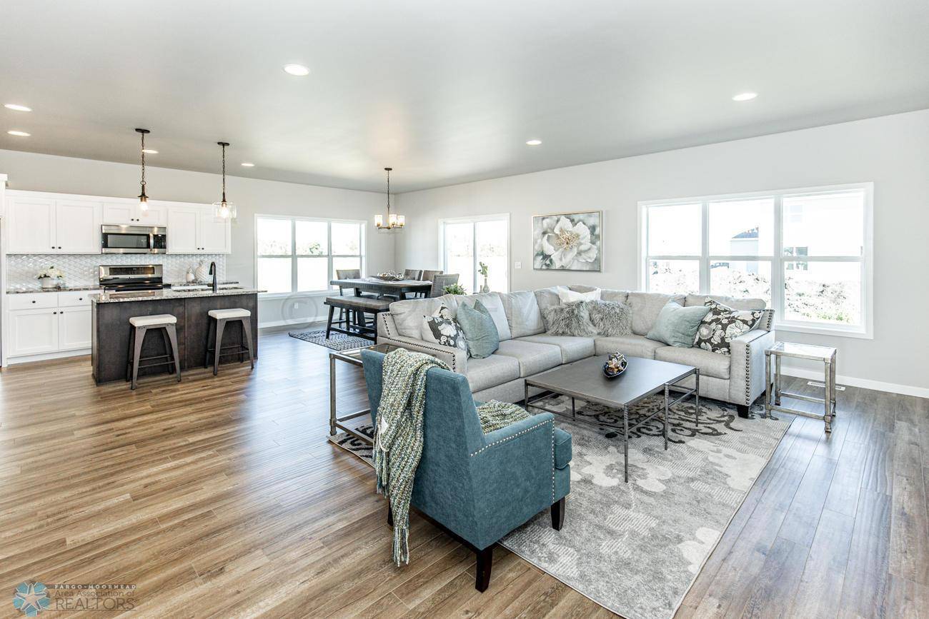 Fargo, ND 58104,3037 PRAIRIE FARMS CIR S