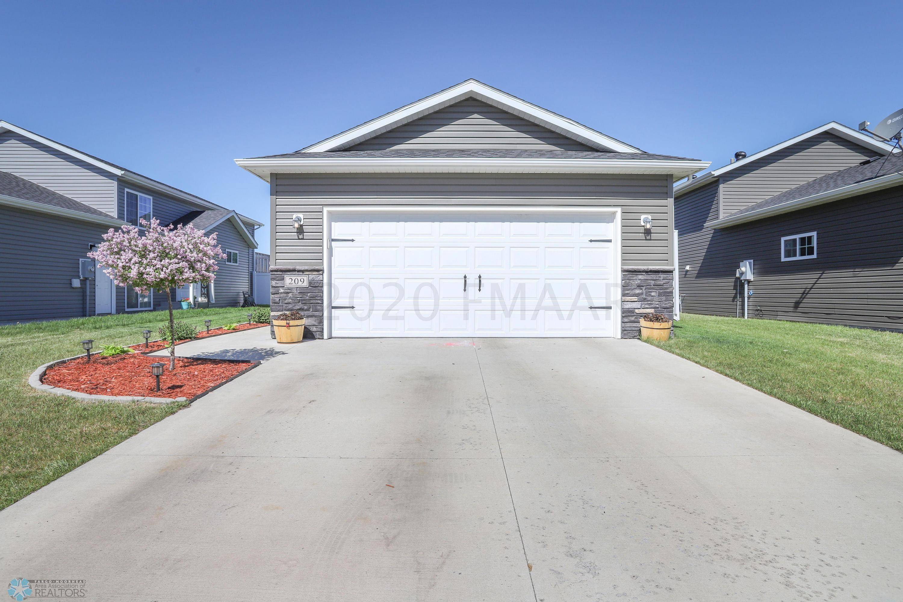 Horace, ND 58047,209 5TH ST E