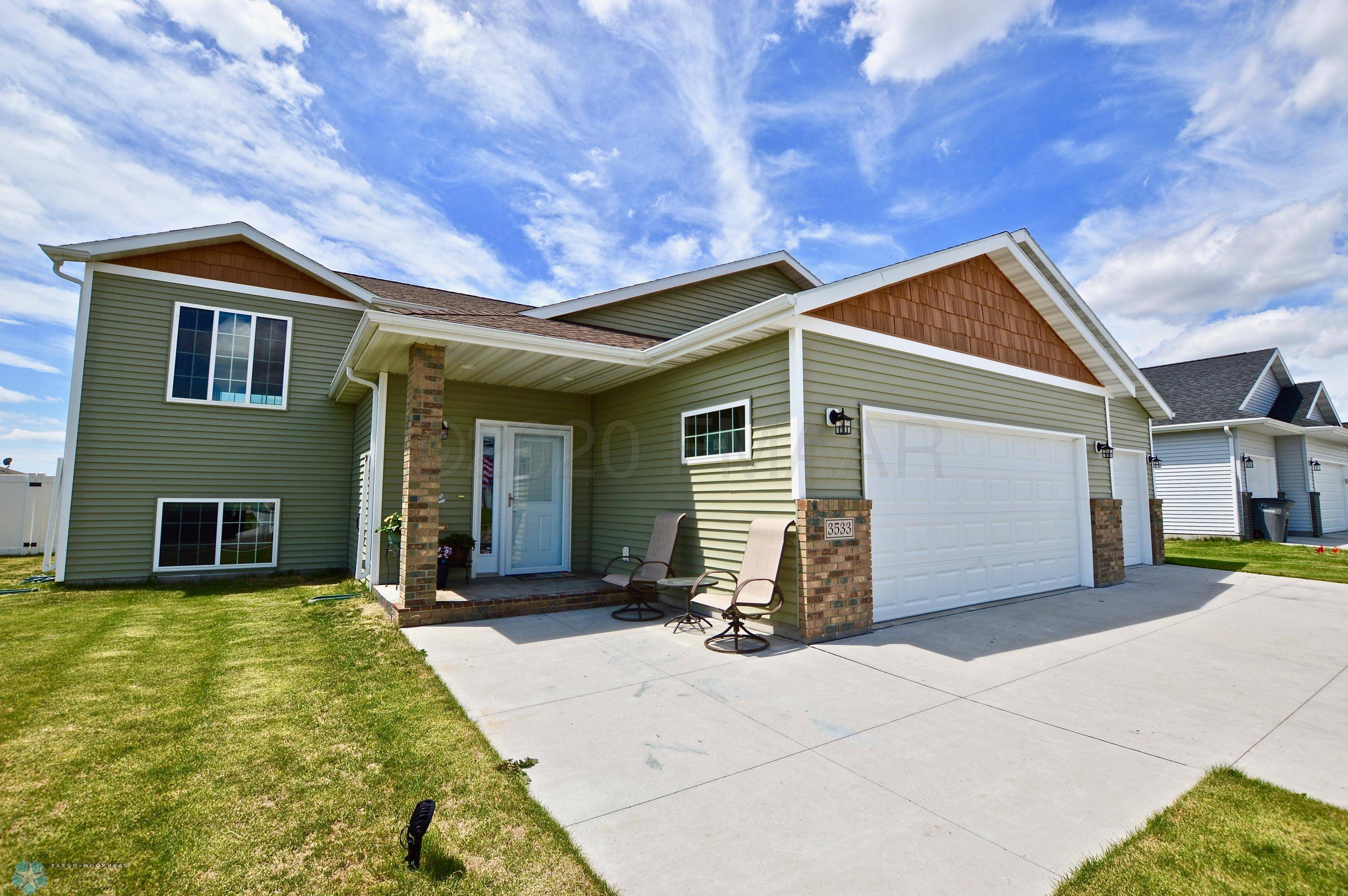 Moorhead, MN 56560,3533 17TH ST S