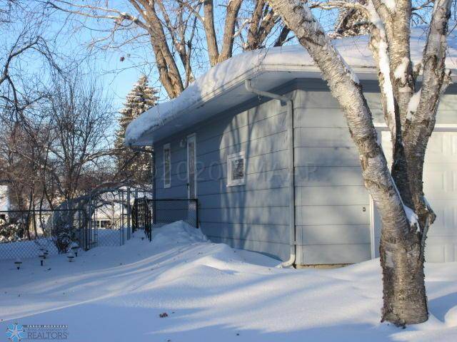 Jamestown, ND 58401,237 17 AVE NE