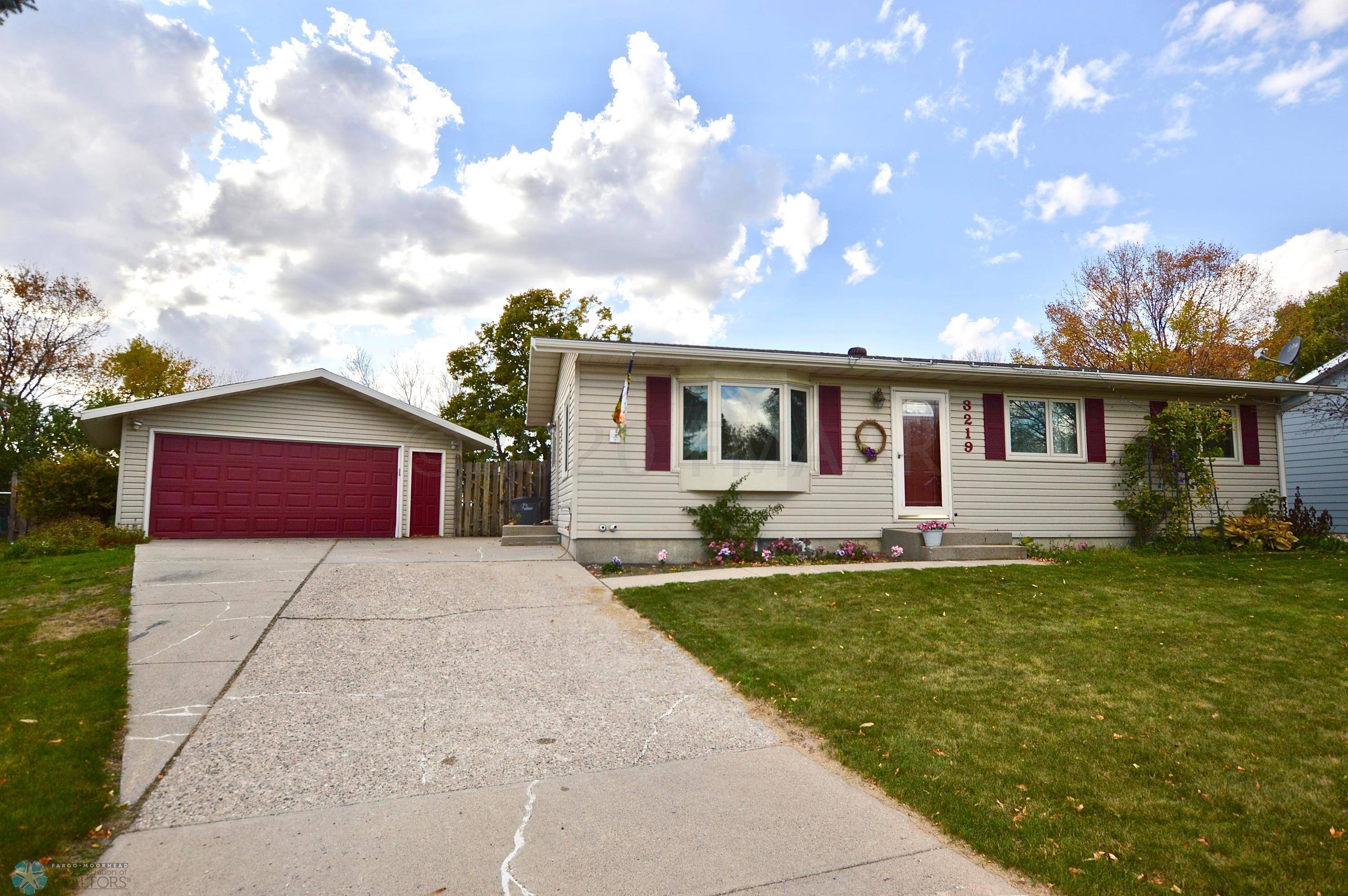 Moorhead, MN 56560,3219 22ND ST S