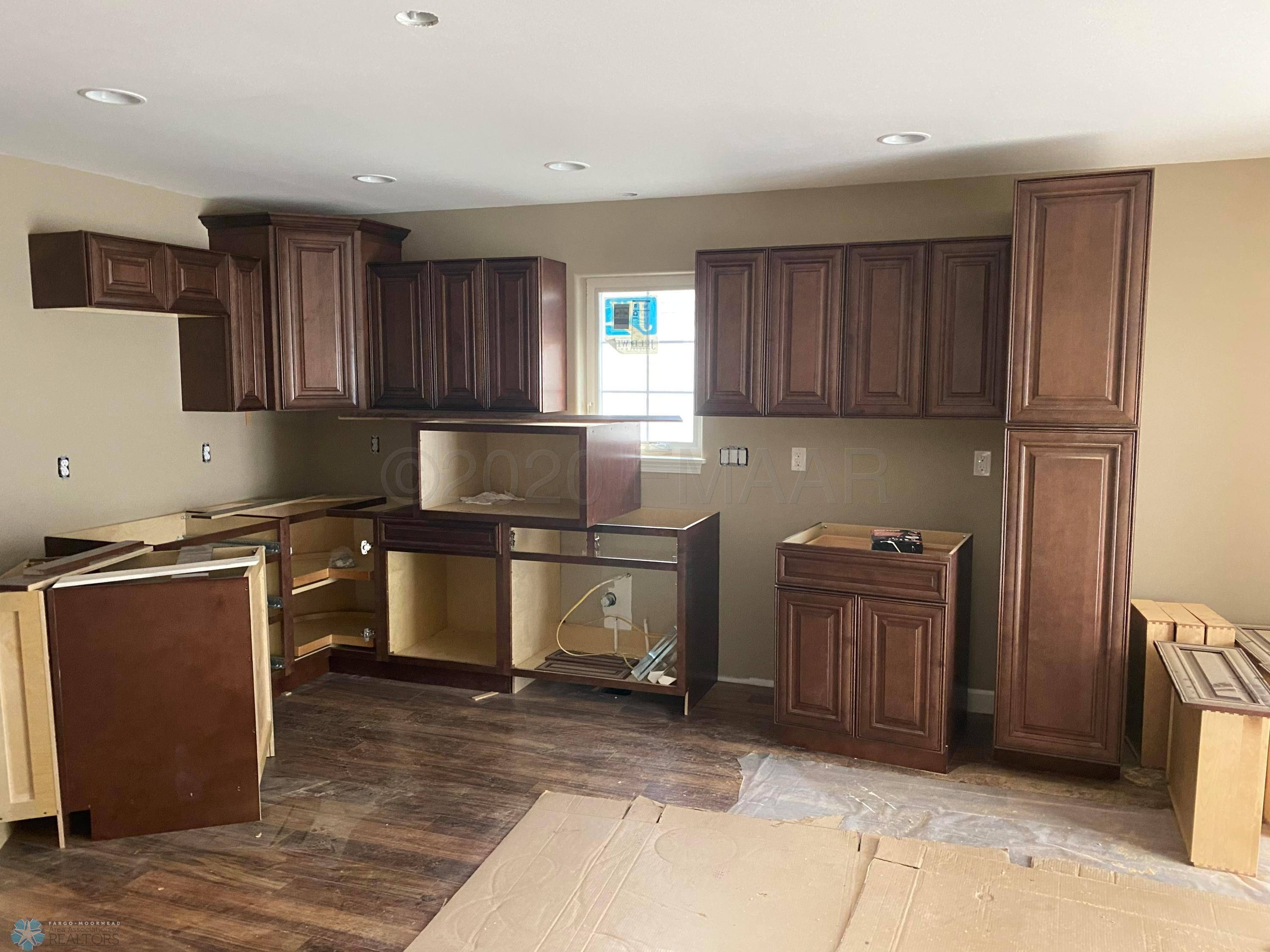 Grand Forks, ND 58201,1427 CHESTNUT ST