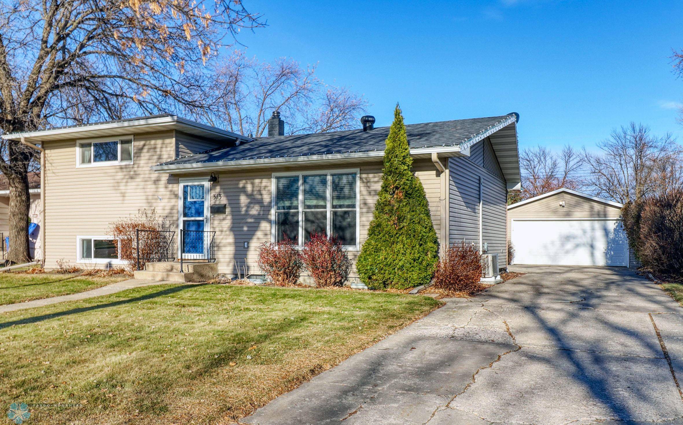 Fargo, ND 58102,313 28 AVE N