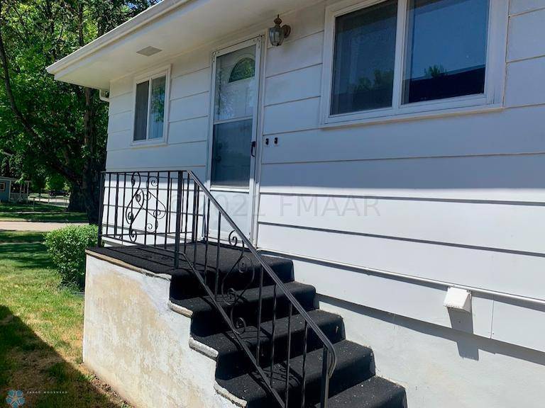 Fargo, ND 58103,1430 16TH AVE S